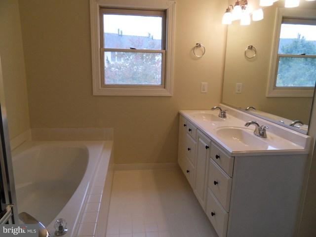 ASHBURN FARM - Residential Lease