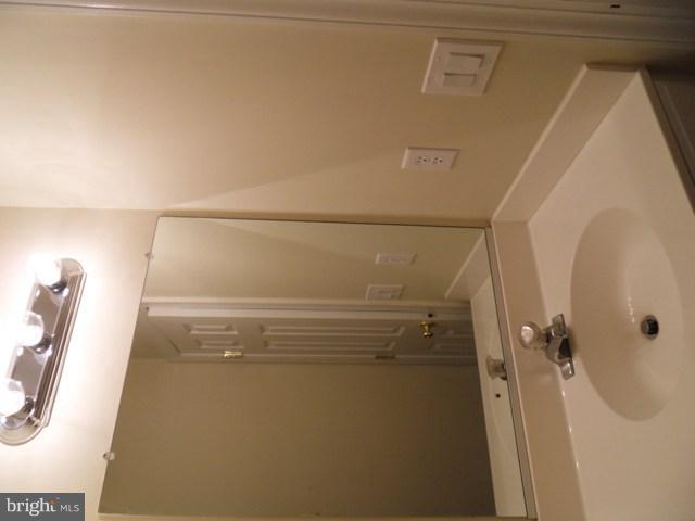 ASHBURN FARM - Residential Lease