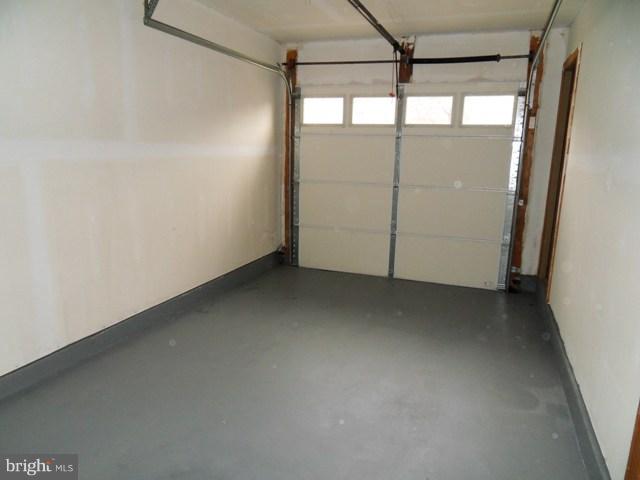 ASHBURN FARM - Residential Lease