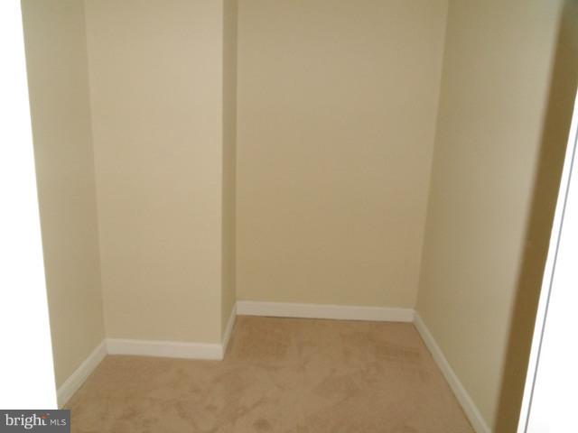 ASHBURN FARM - Residential Lease