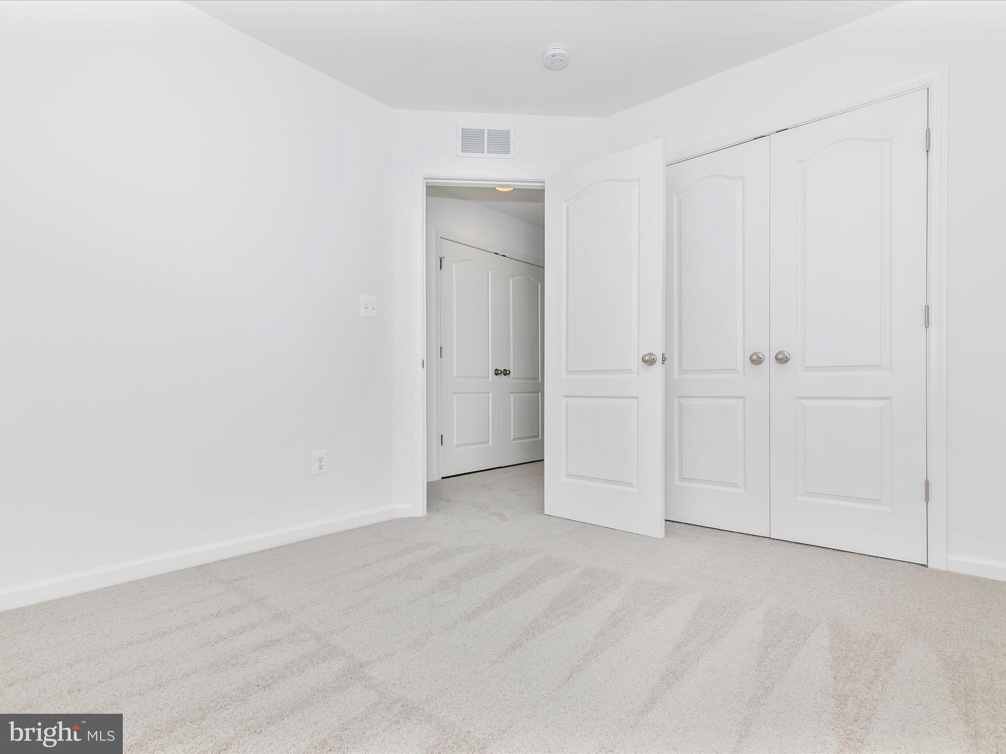 HUNTFIELD - Residential Lease