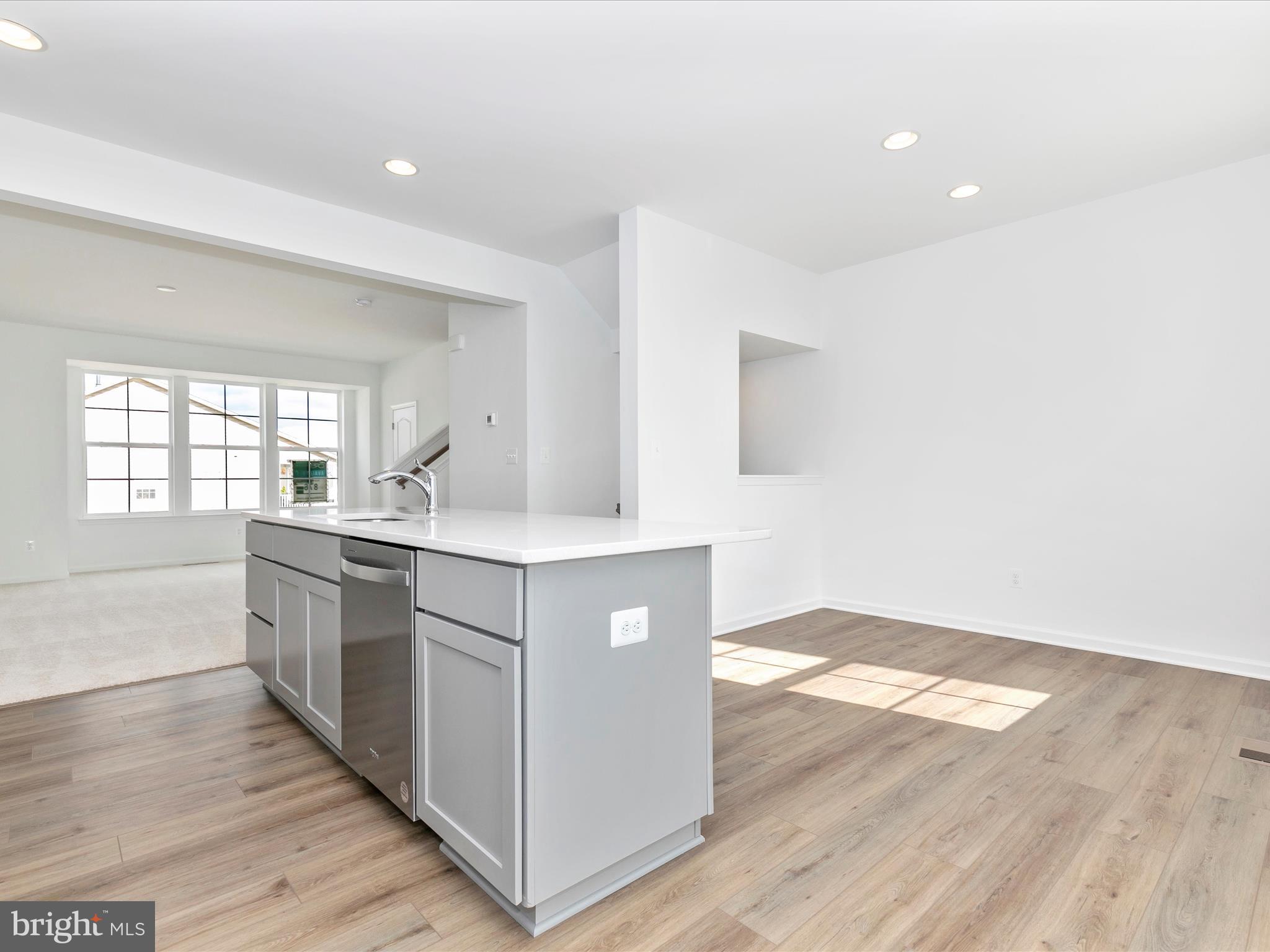 HUNTFIELD - Residential Lease