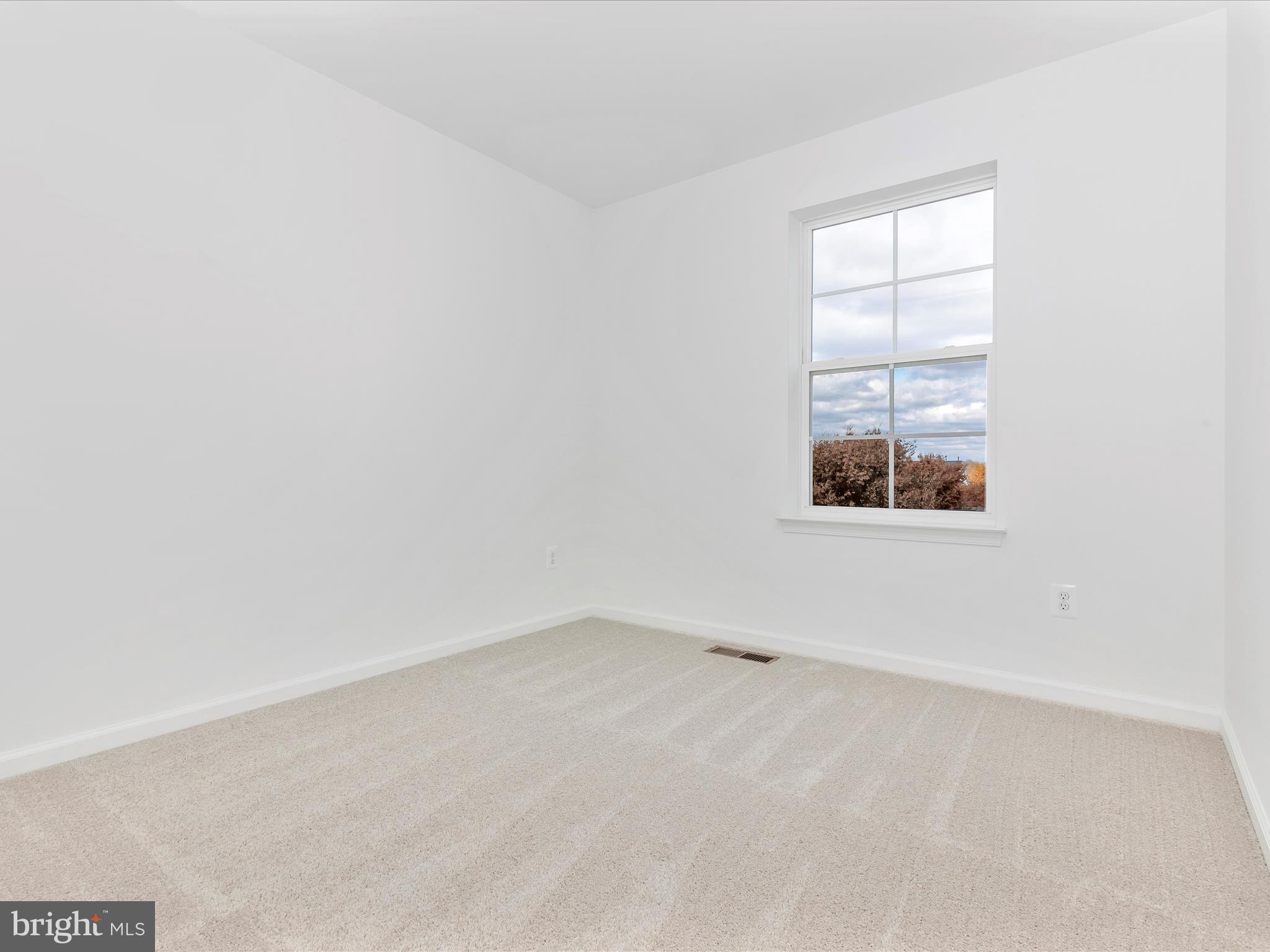 HUNTFIELD - Residential Lease