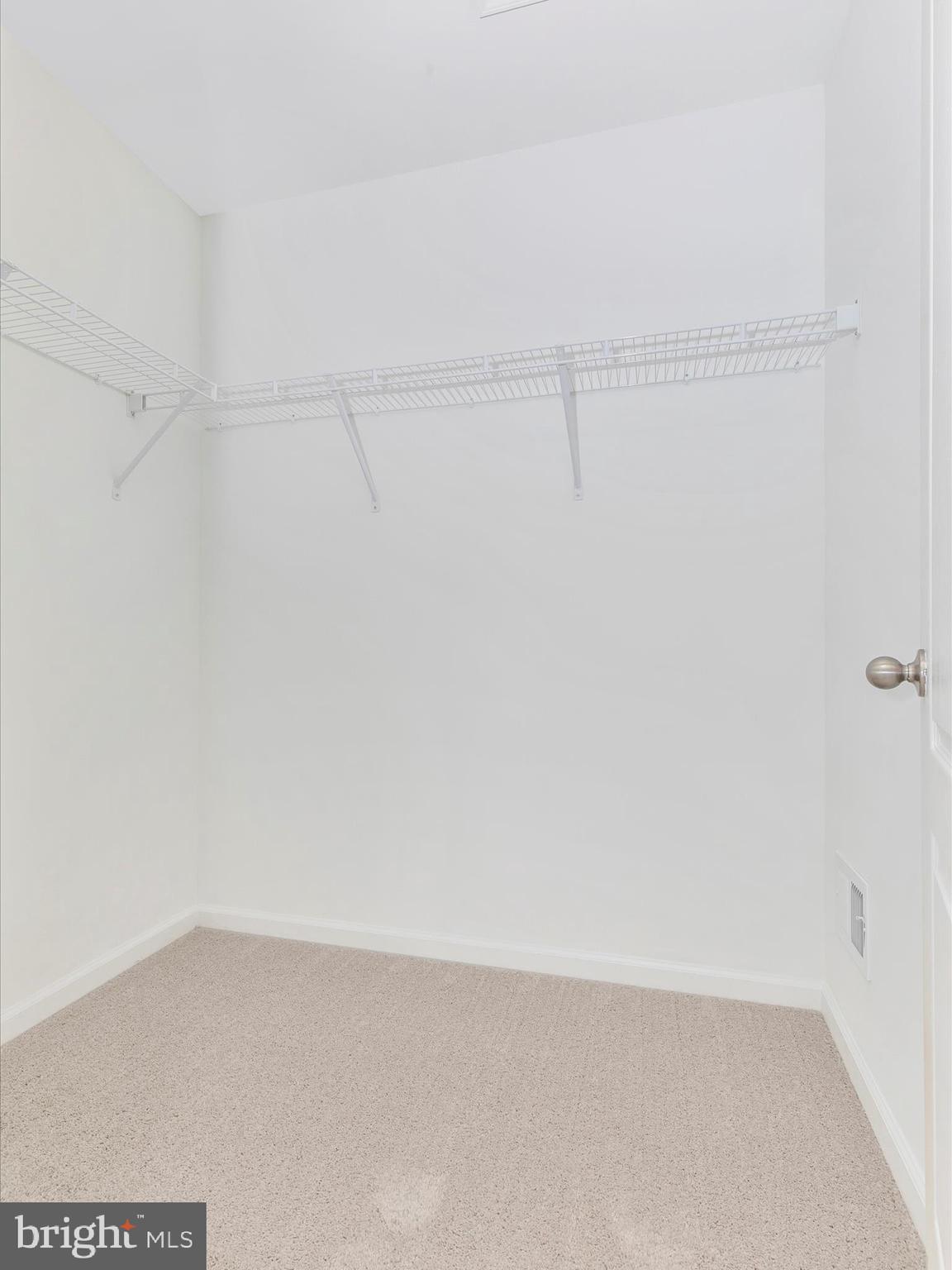 HUNTFIELD - Residential Lease