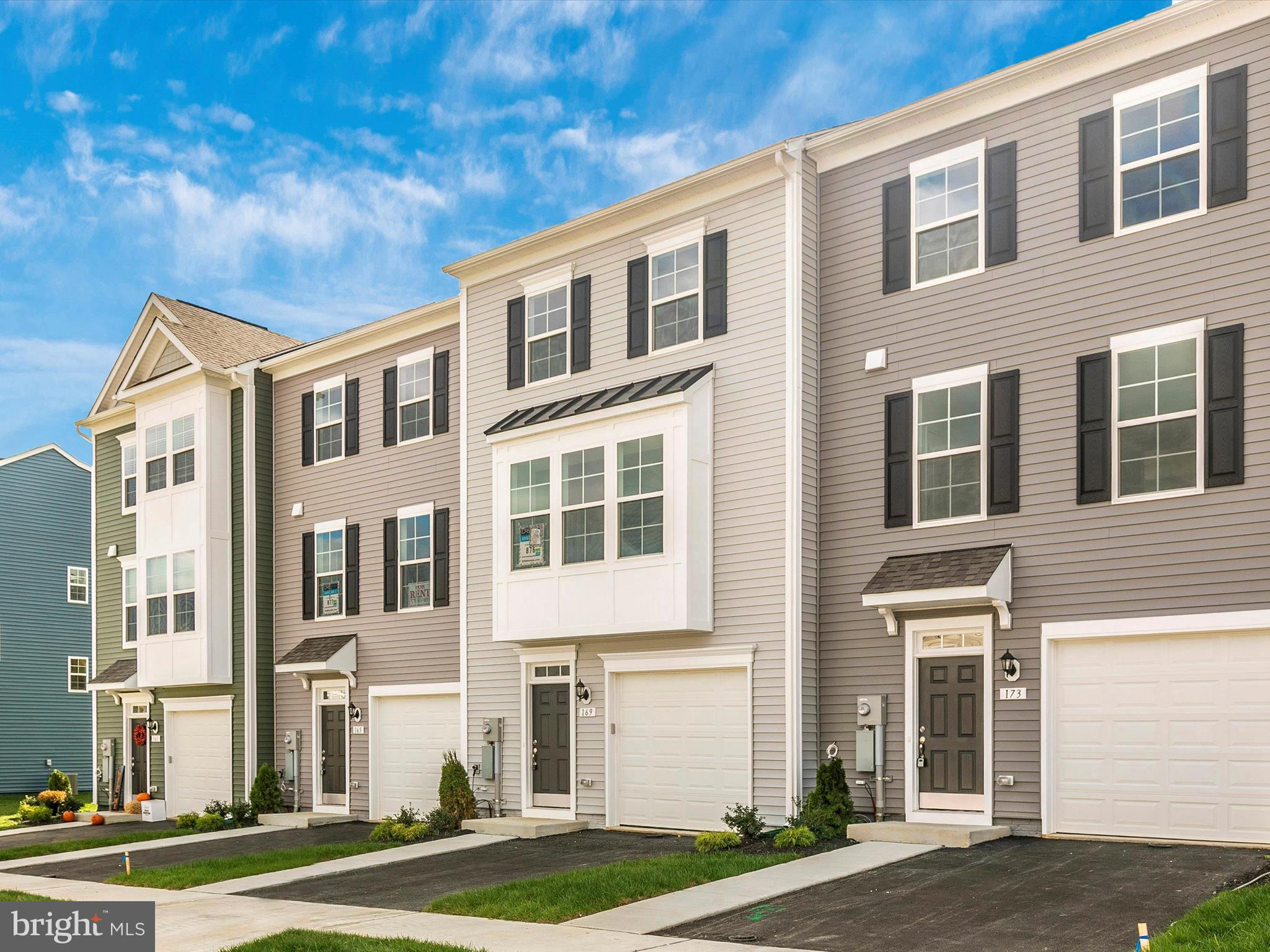 HUNTFIELD - Residential Lease