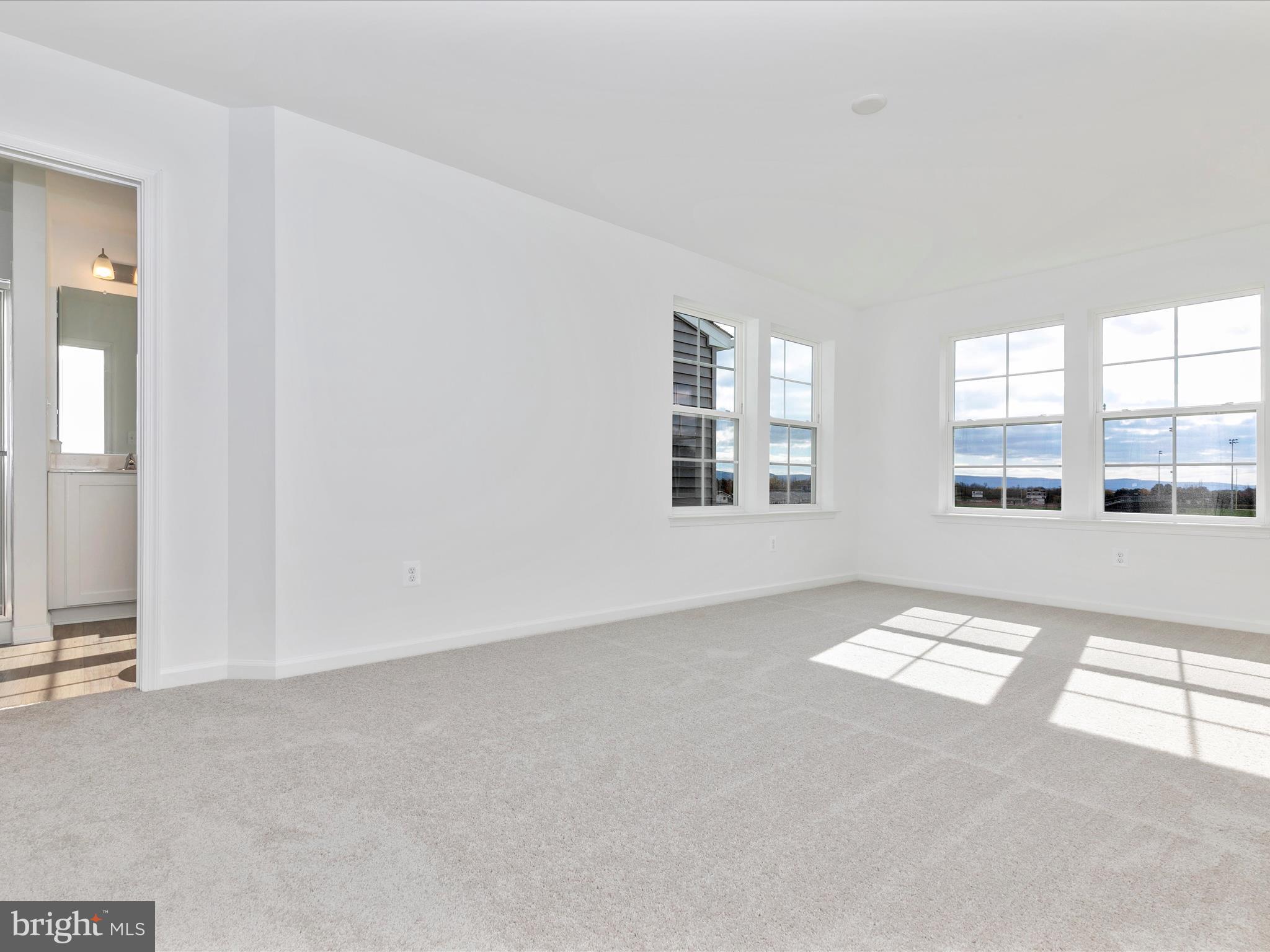 HUNTFIELD - Residential Lease