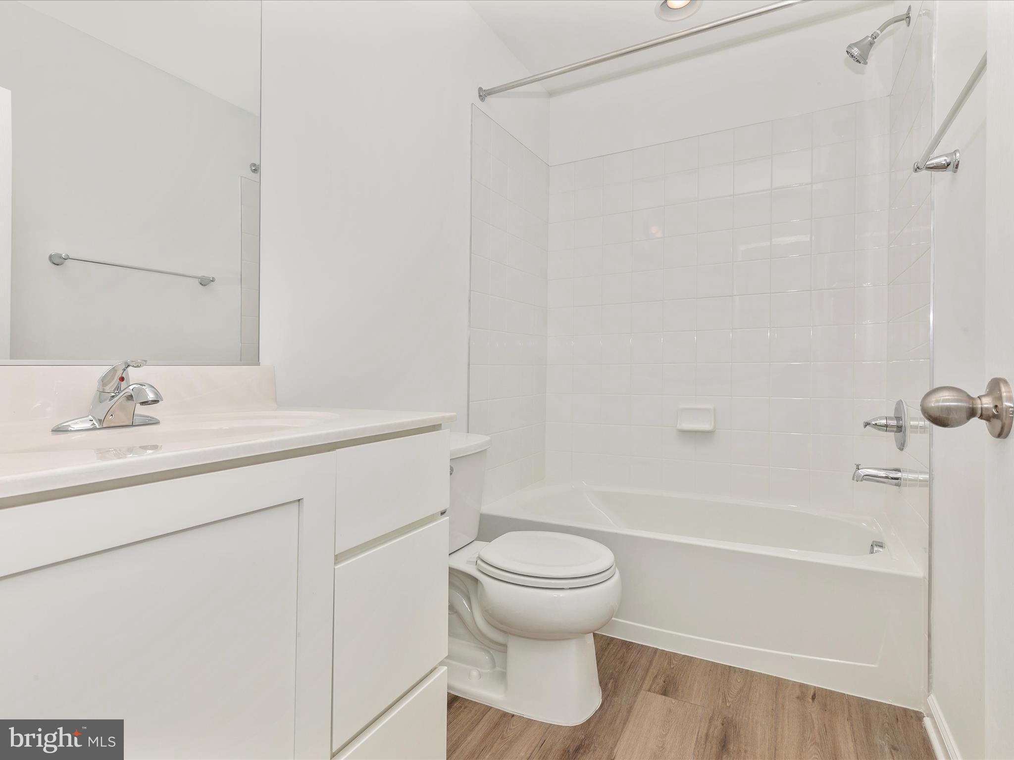 HUNTFIELD - Residential Lease