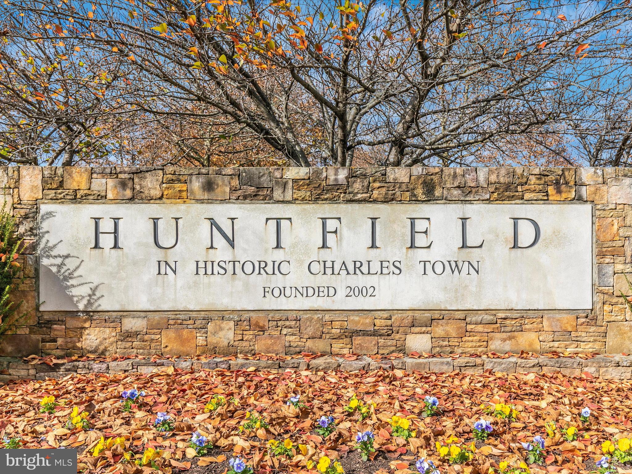 HUNTFIELD - Residential Lease