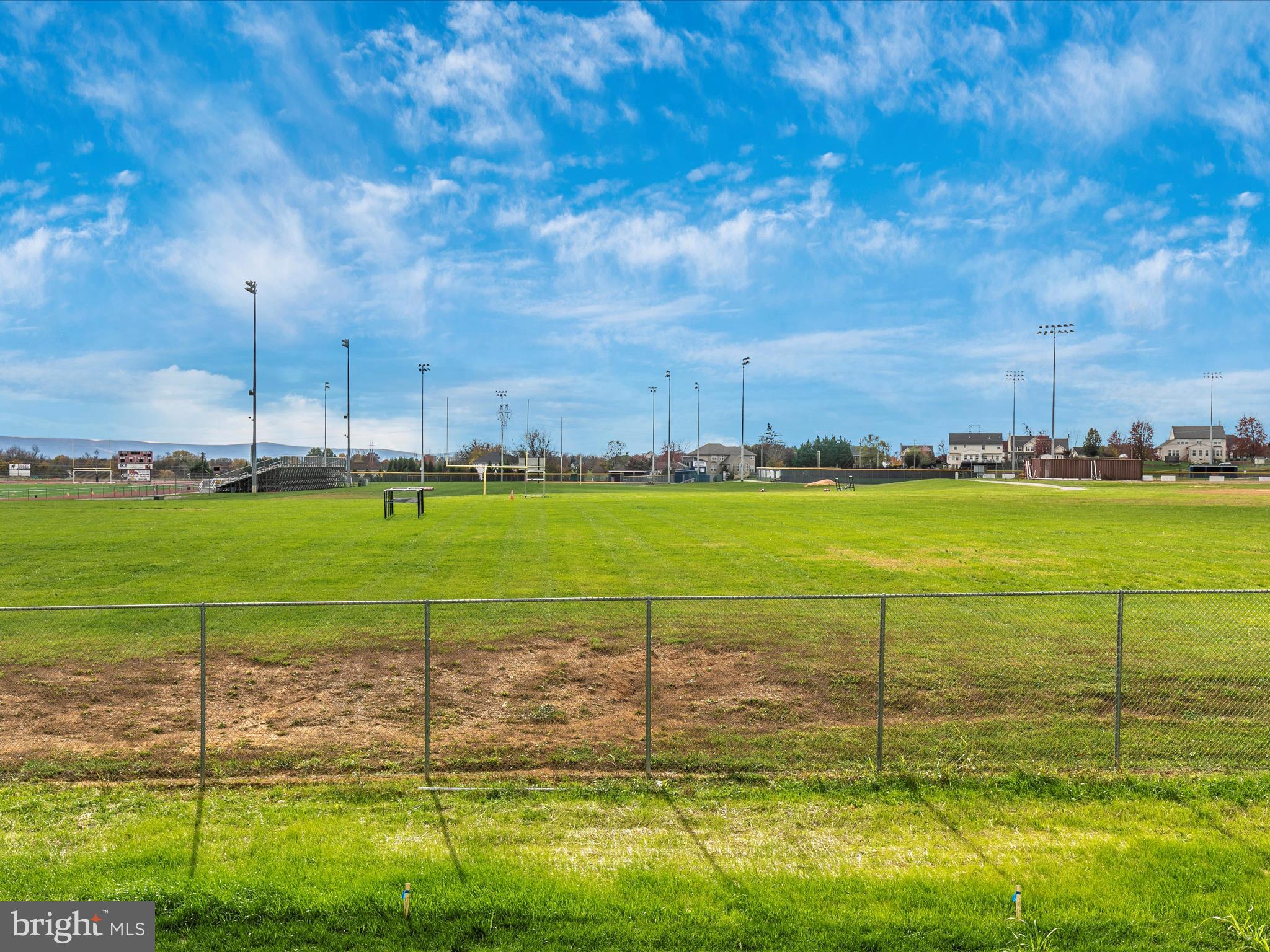 HUNTFIELD - Residential Lease