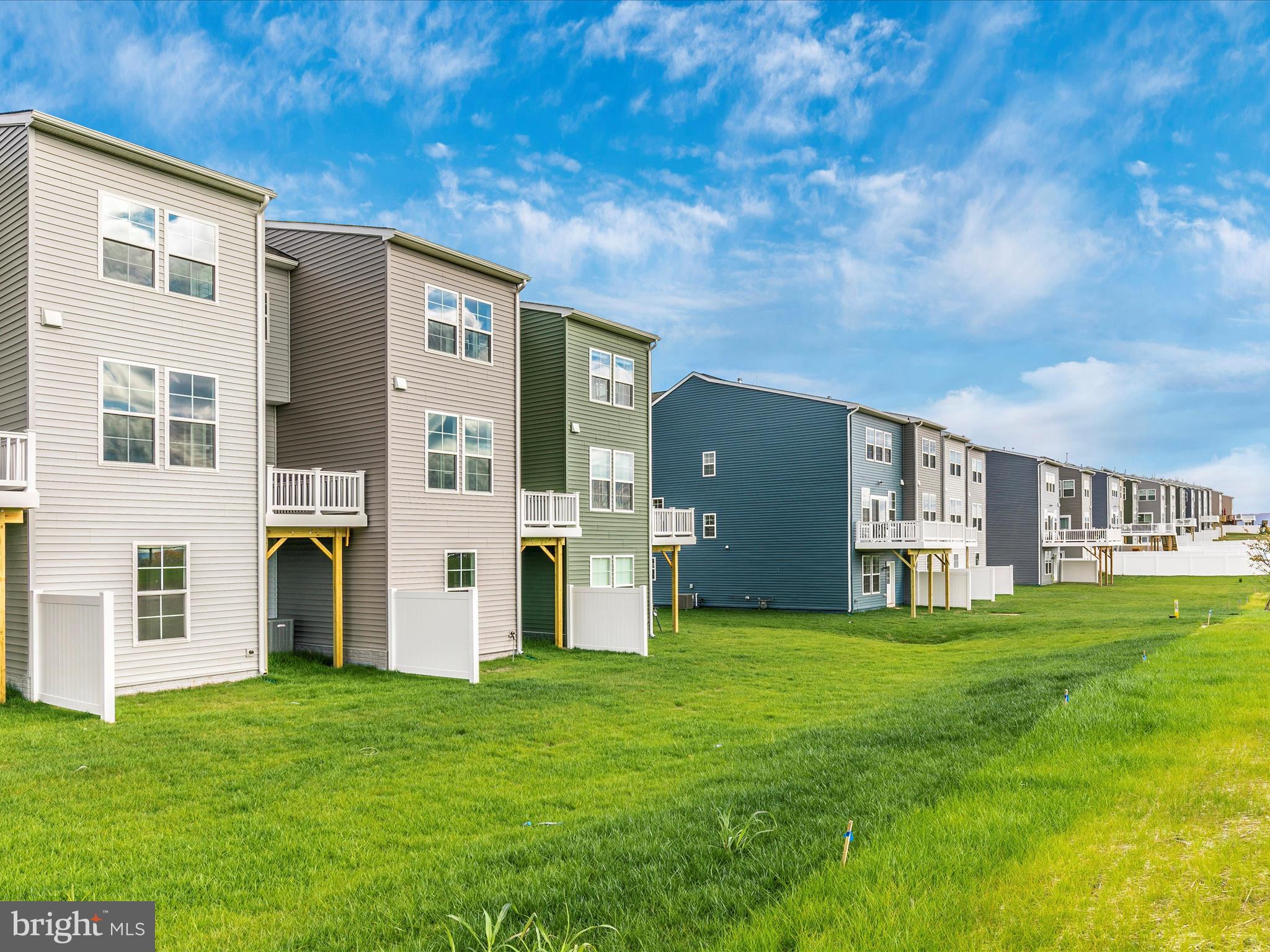 HUNTFIELD - Residential Lease