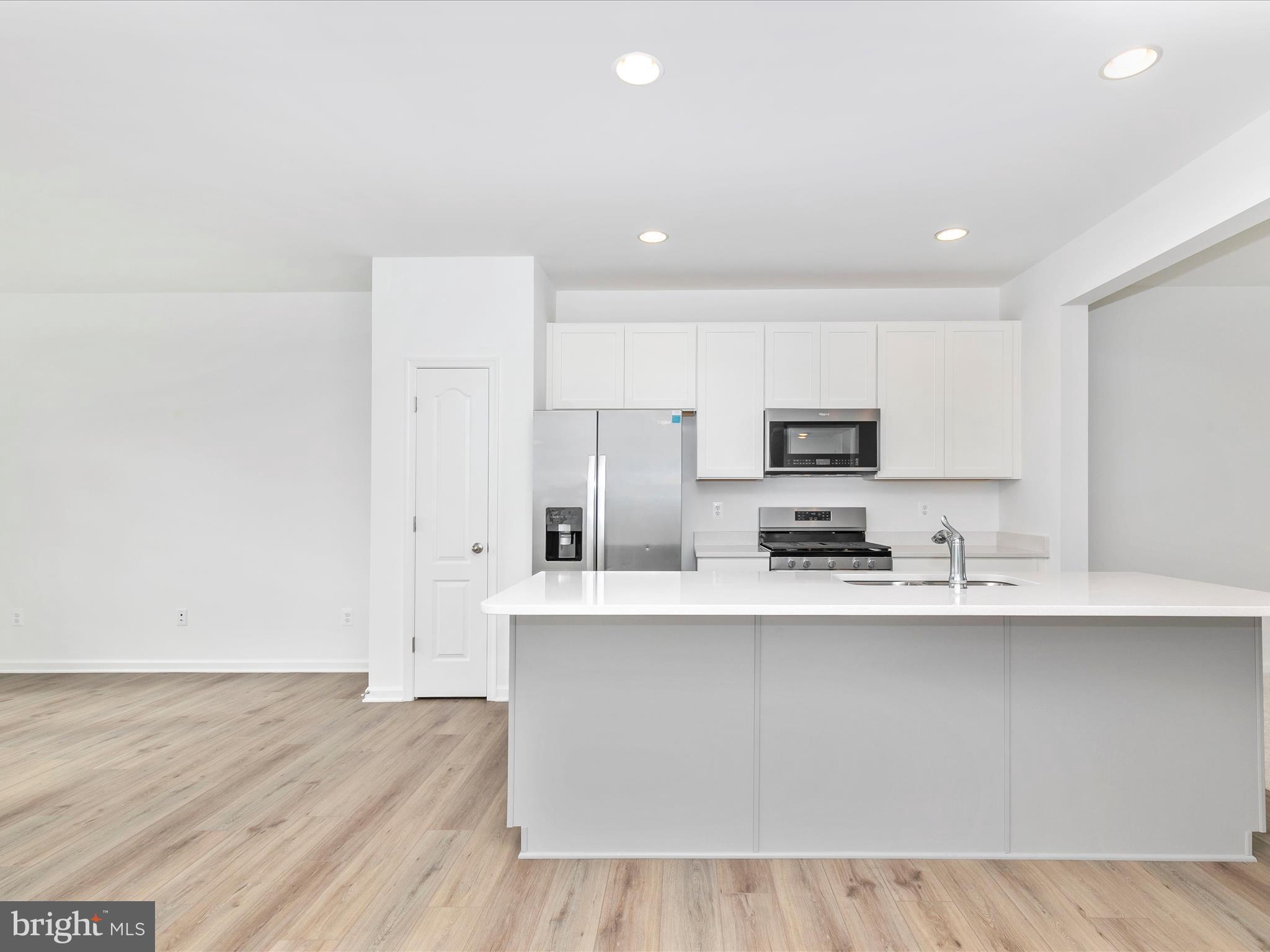 HUNTFIELD - Residential Lease