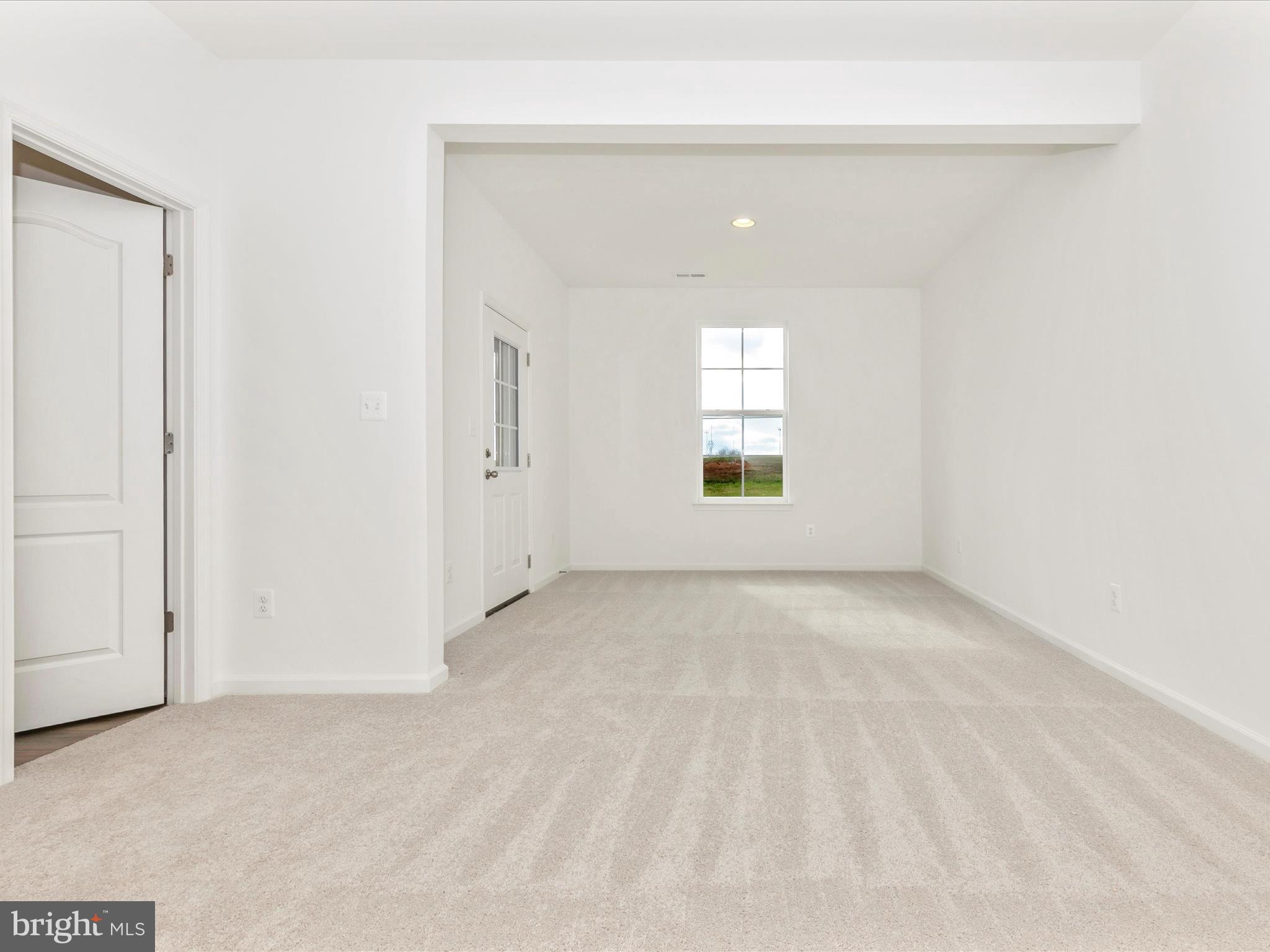 HUNTFIELD - Residential Lease