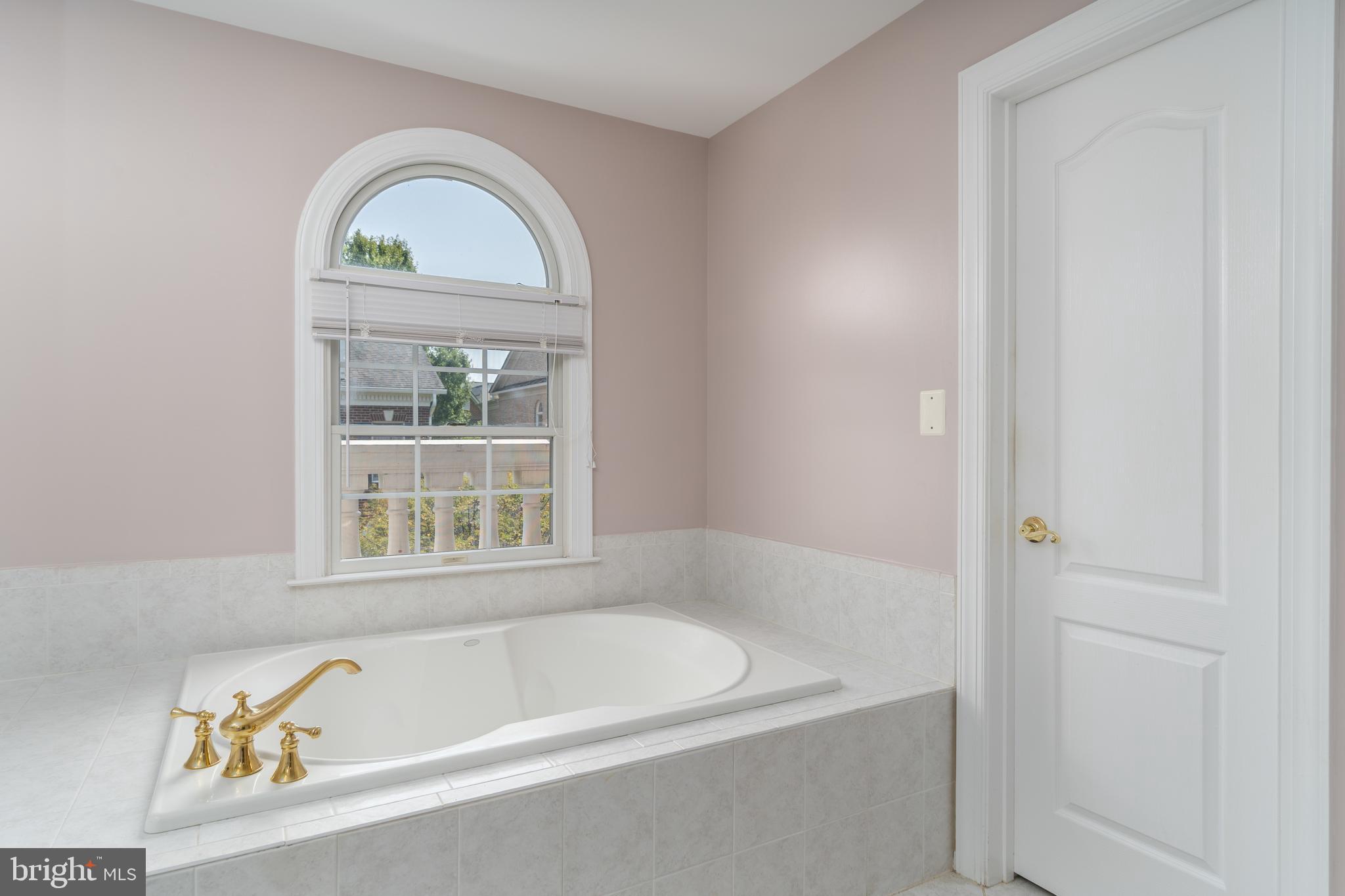 MCLEAN PLACE TOWNHOME - Residential Lease