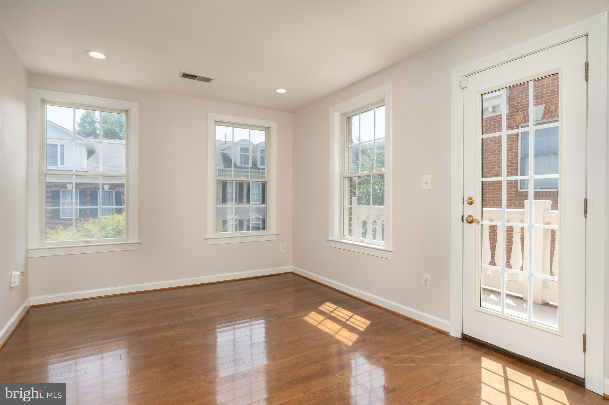 MCLEAN PLACE TOWNHOME - Residential Lease