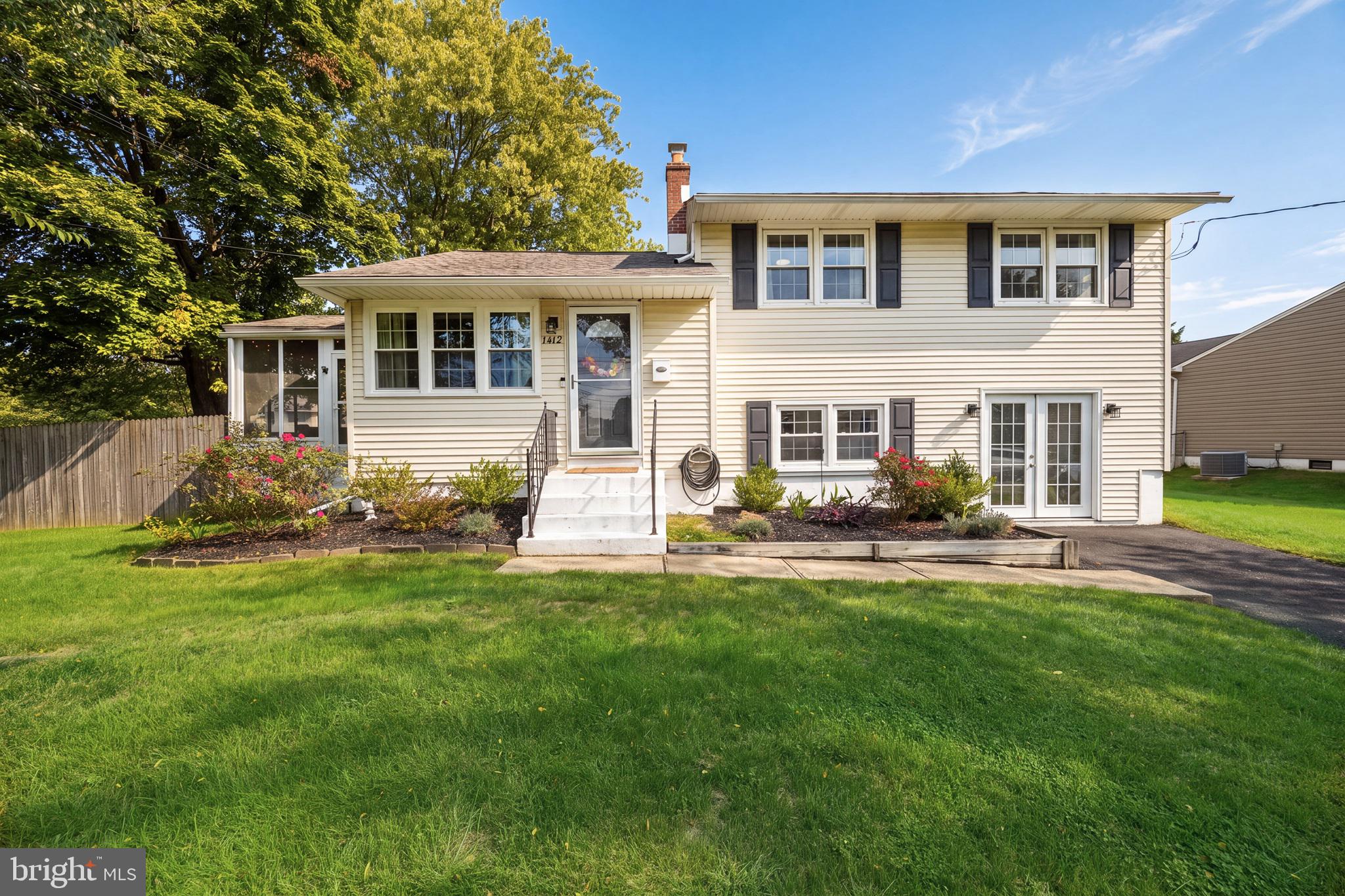 1412 OAK HILL DRIVE