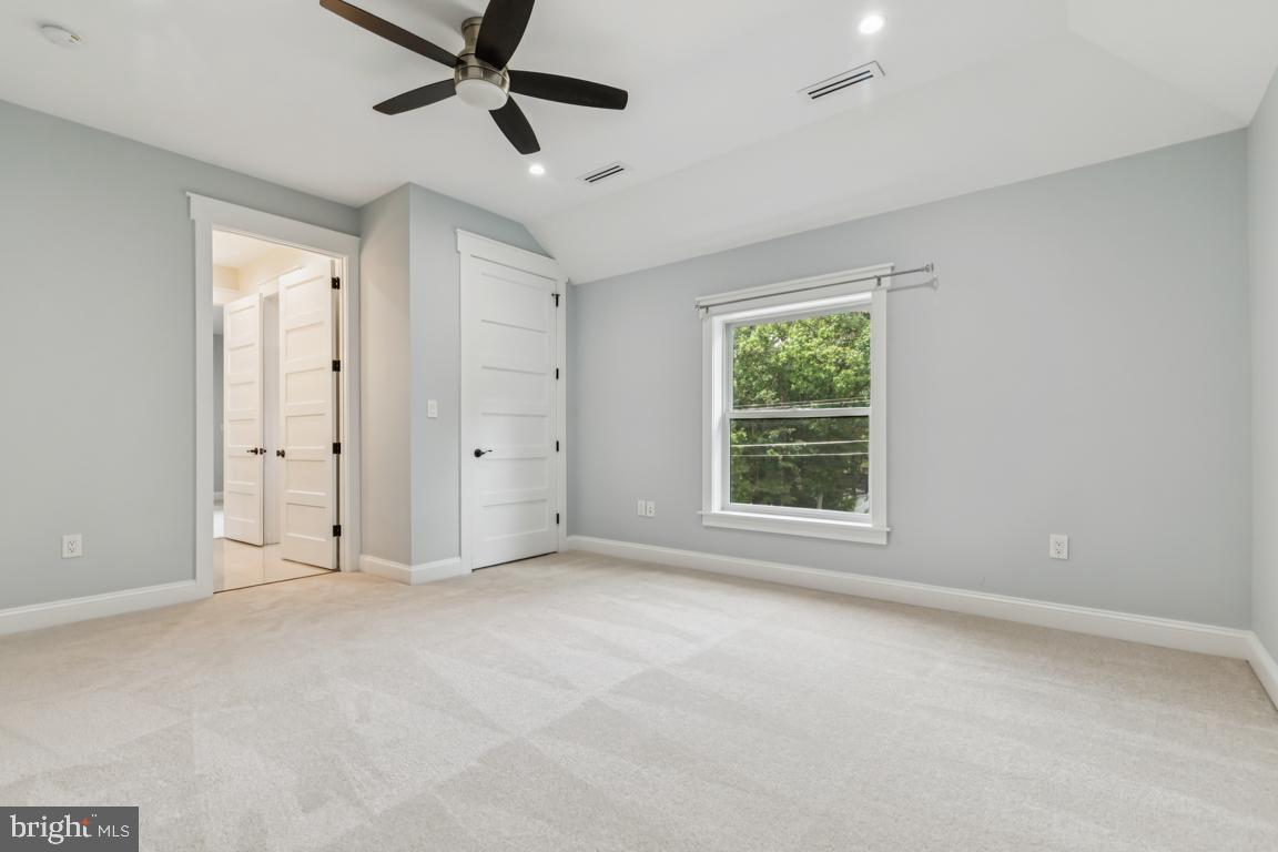 LINCOLNIA PARK - Residential