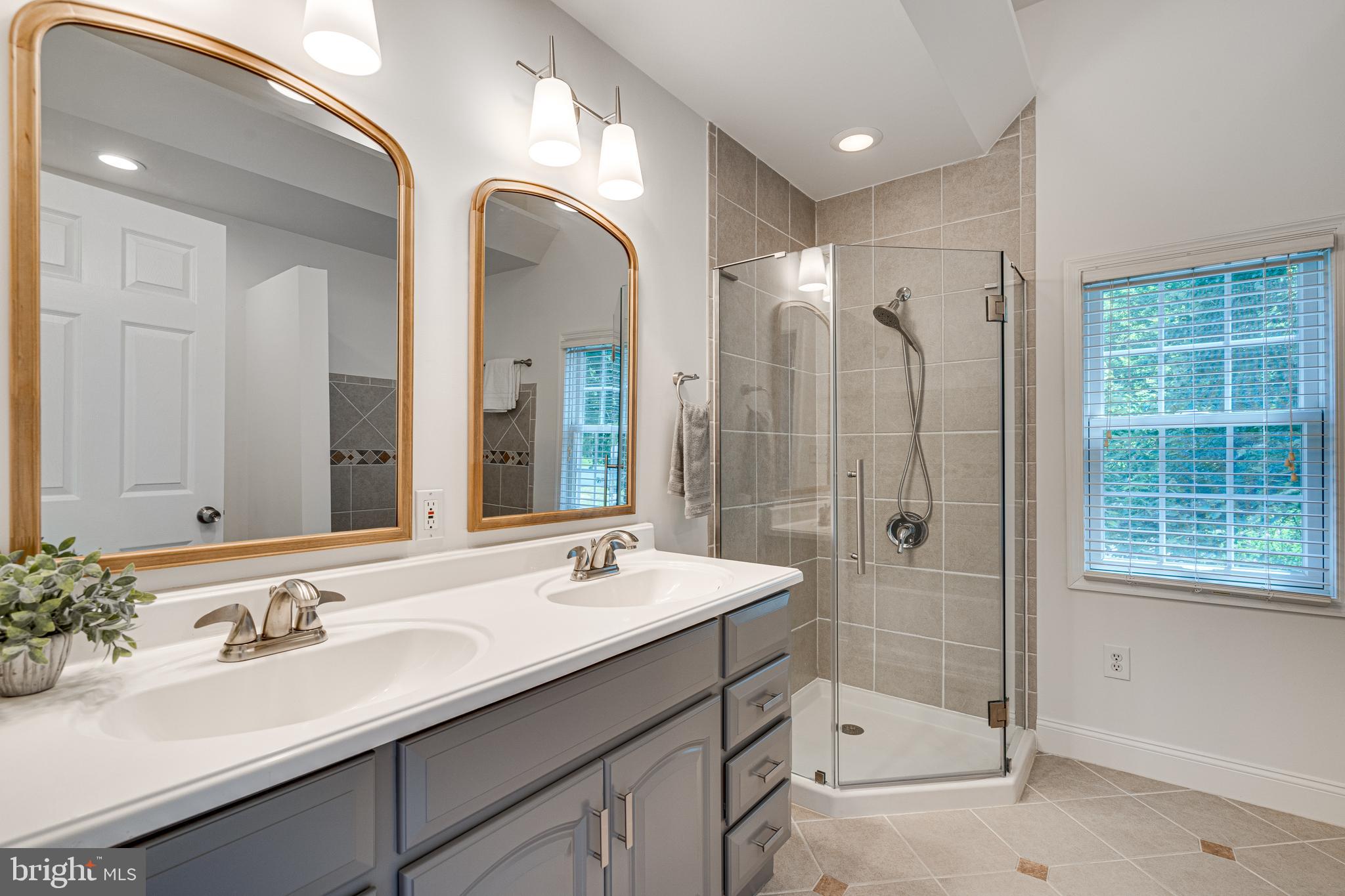 KINGS PARK WEST - Residential