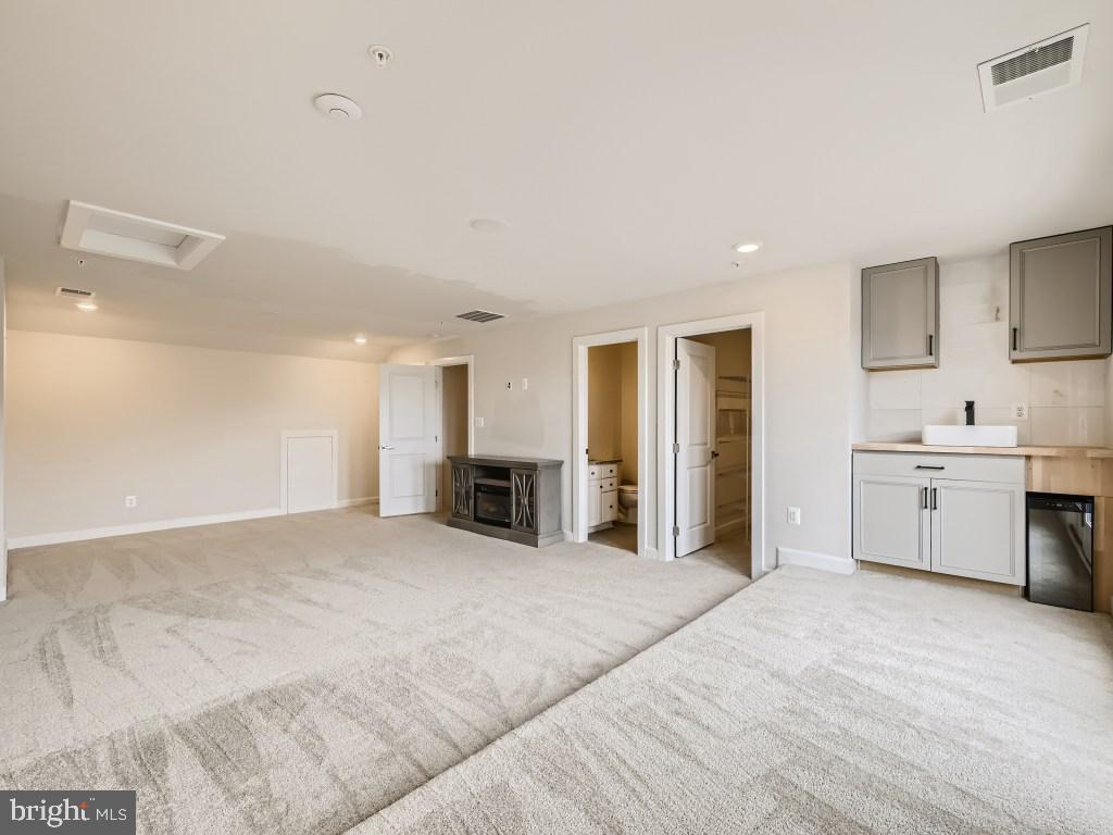 GREENLEIGH AT CROSSROADS - Residential