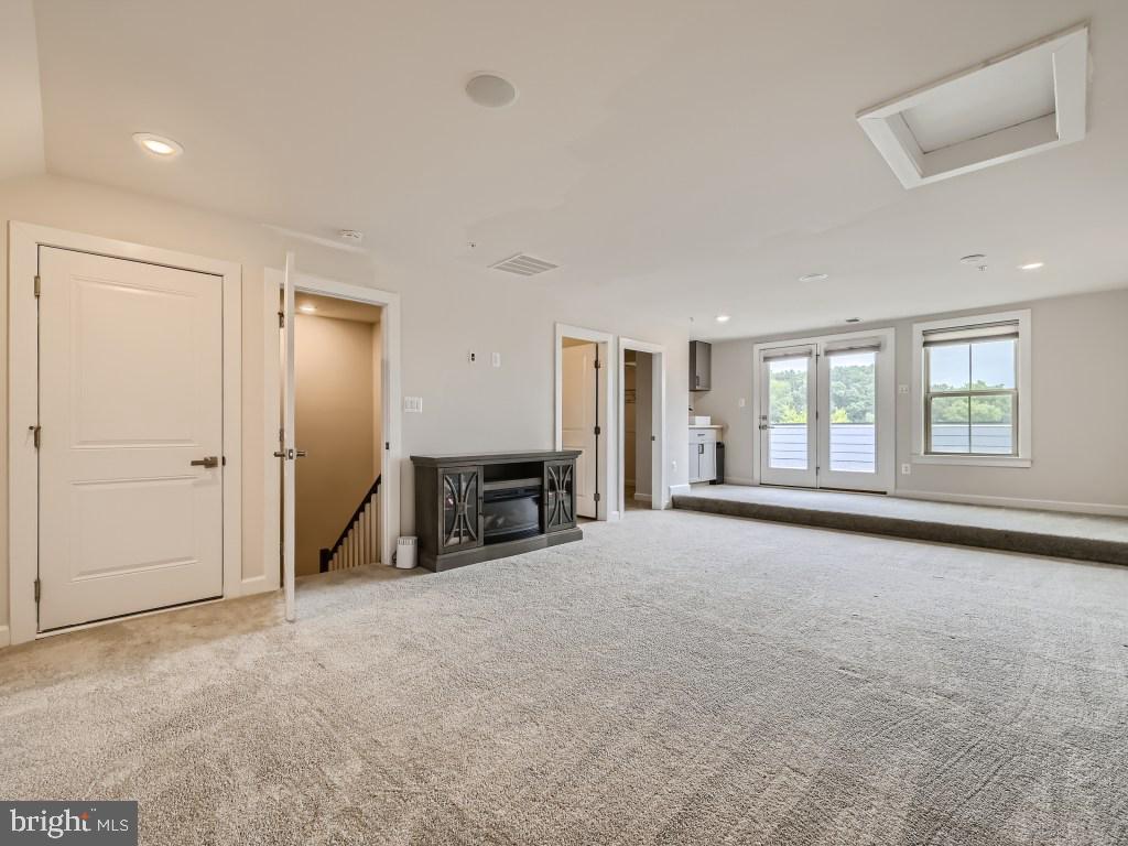 GREENLEIGH AT CROSSROADS - Residential