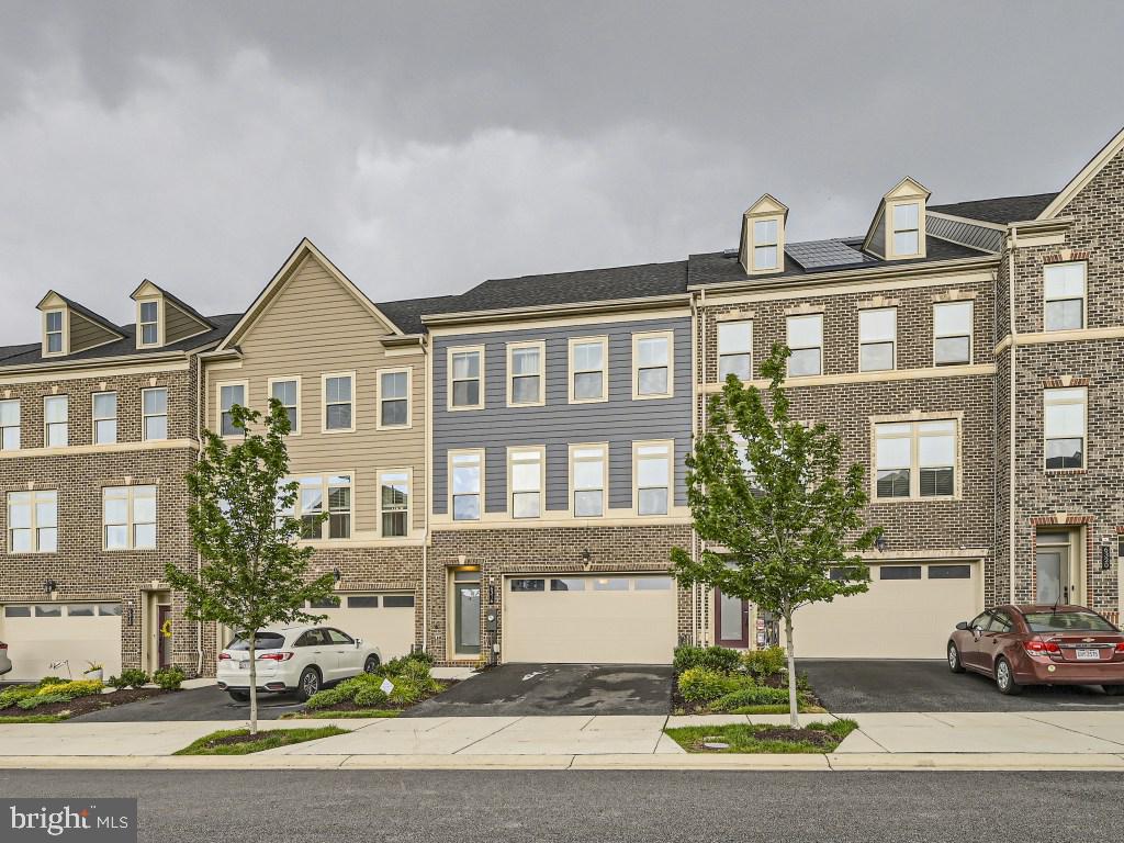 GREENLEIGH AT CROSSROADS - Residential