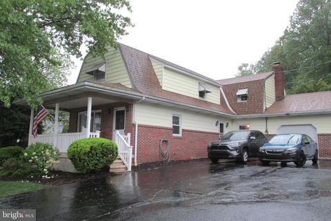 3082 PRICETOWN ROAD TEMPLE PA 19560