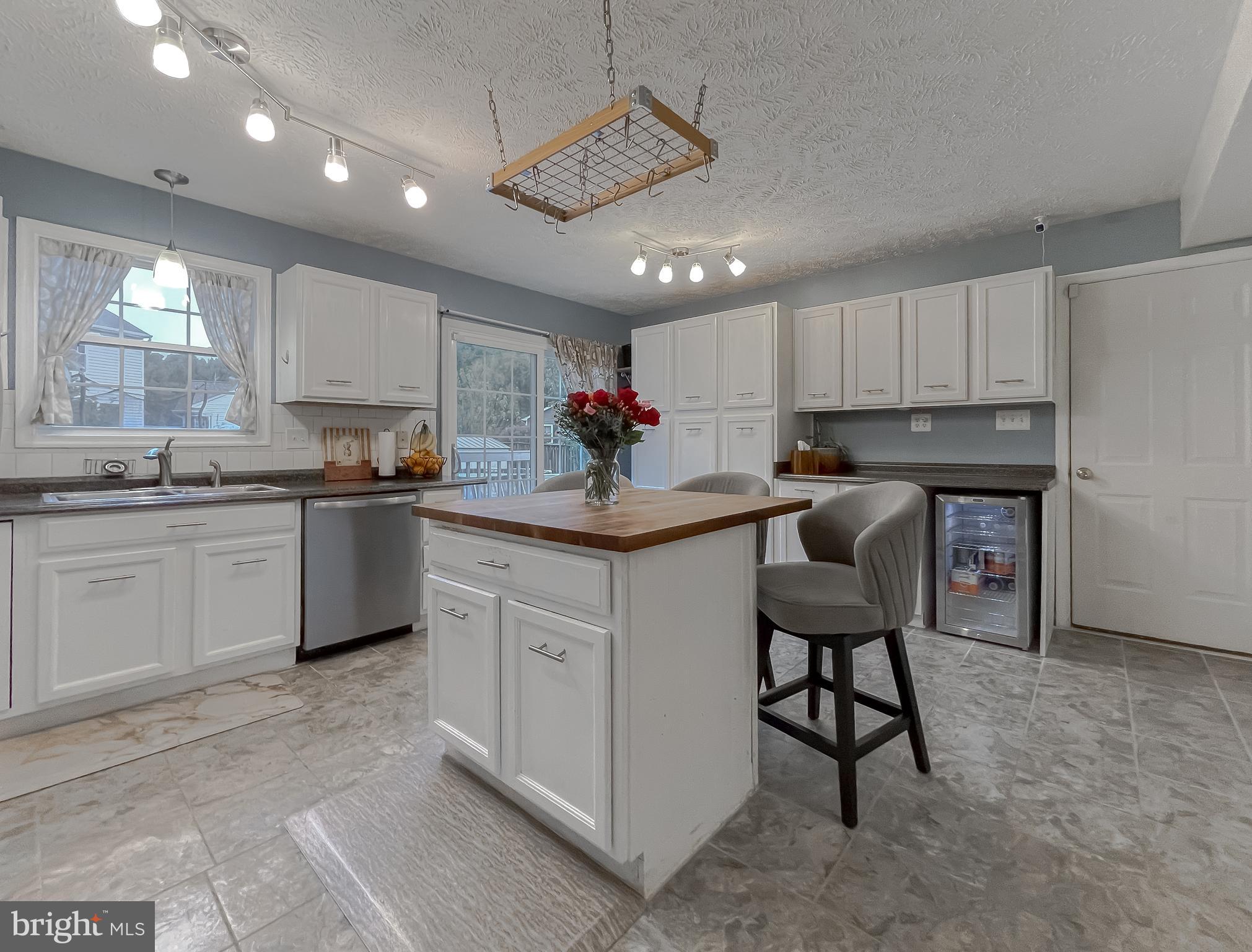 EMERALD HILLS ESTATES - Residential