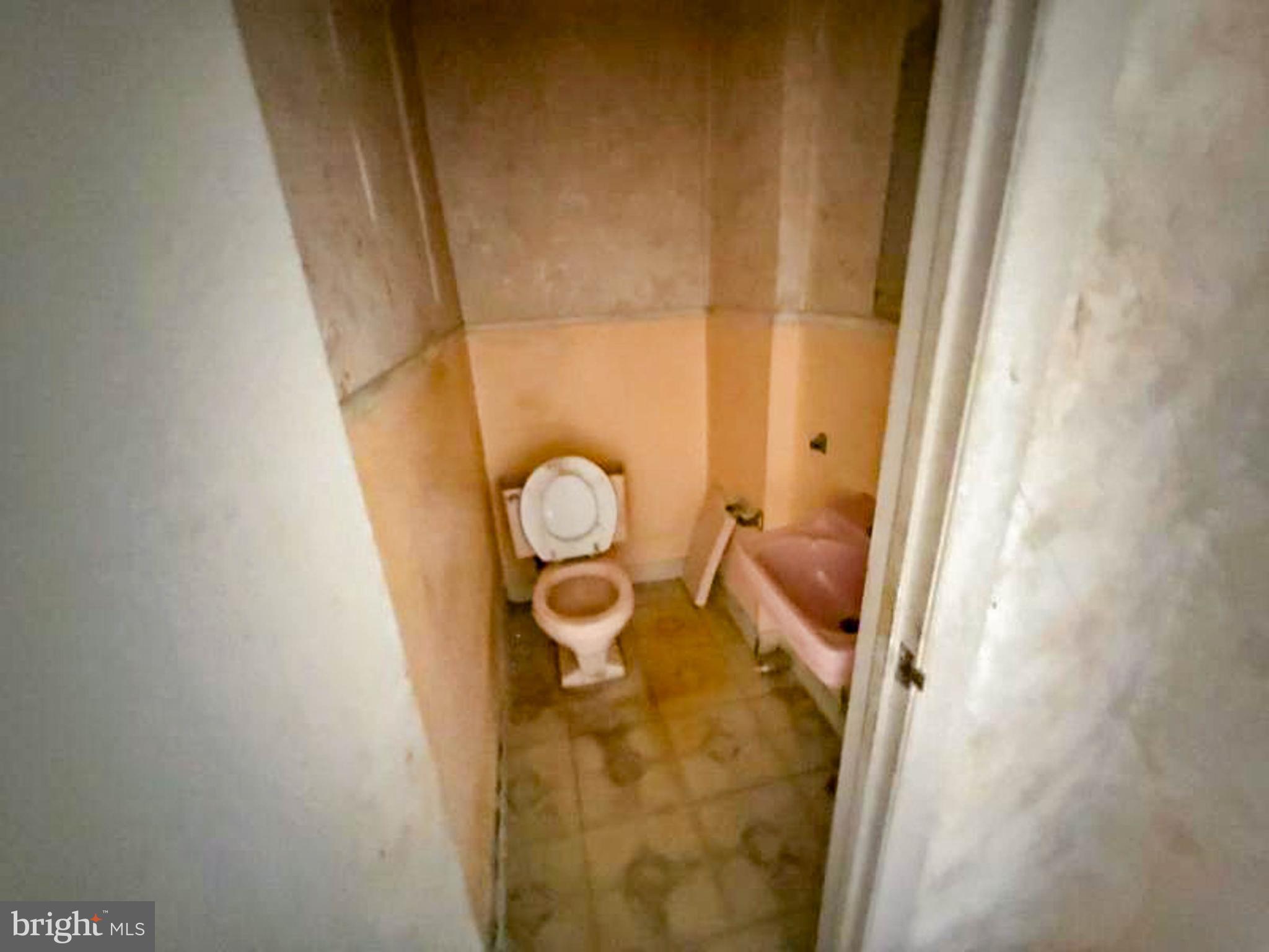 MAYFAIR (WEST) - Residential