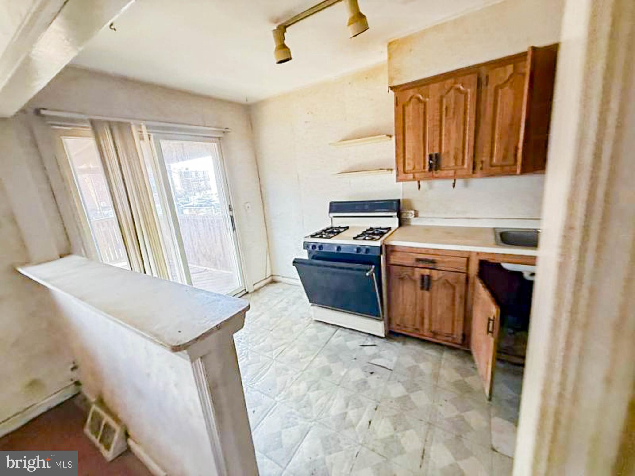 MAYFAIR (WEST) - Residential