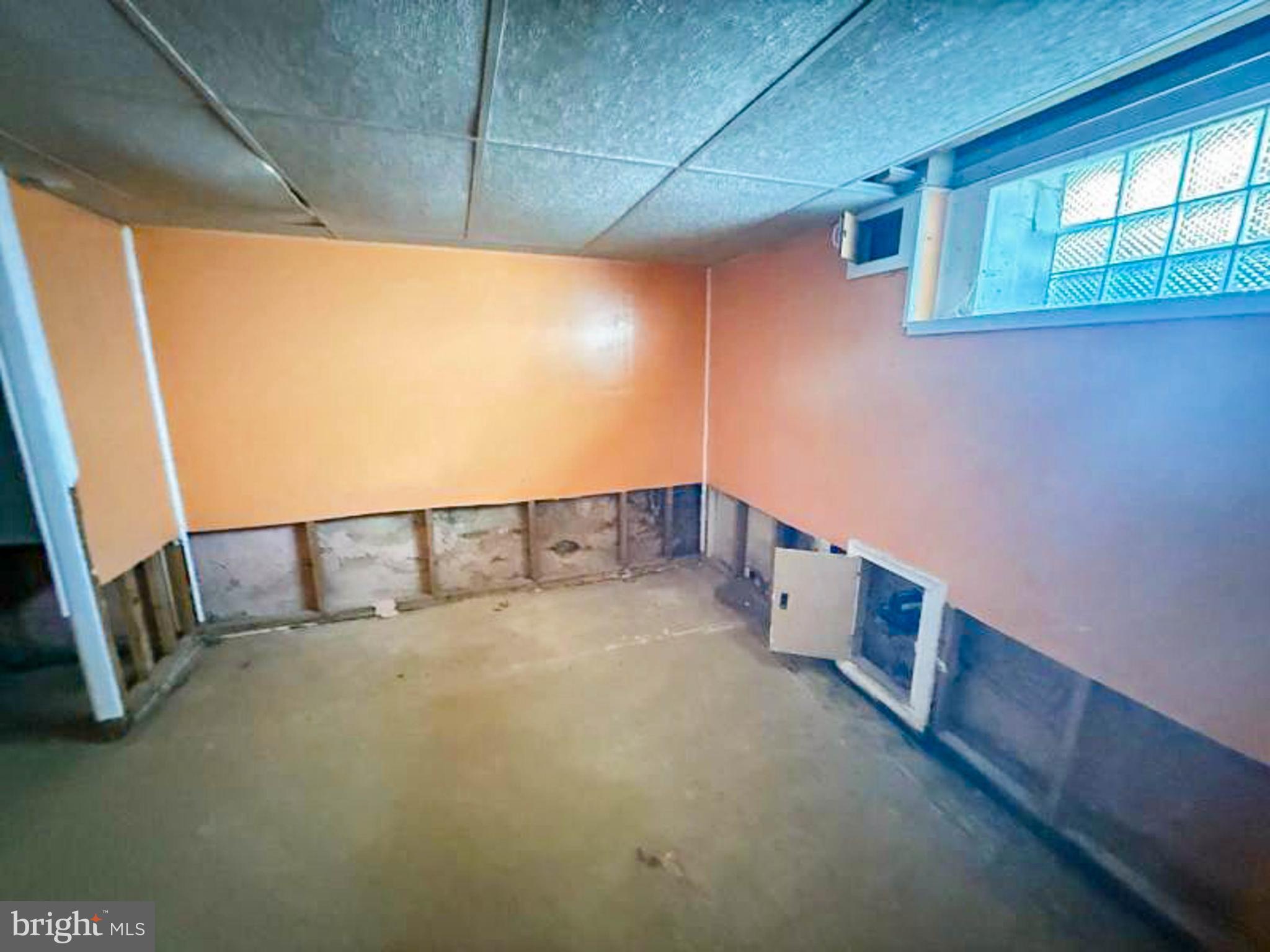 MAYFAIR (WEST) - Residential