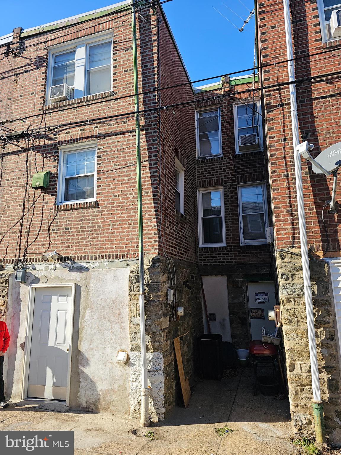 LAWNCREST - Residential