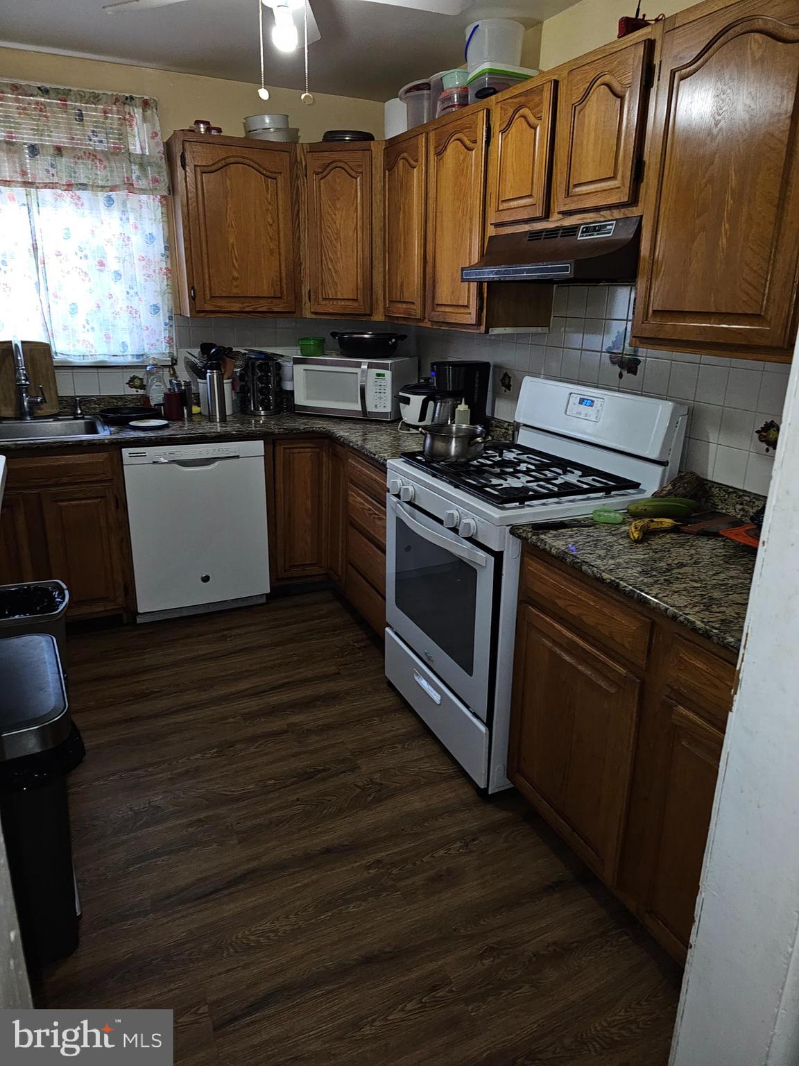 LAWNCREST - Residential