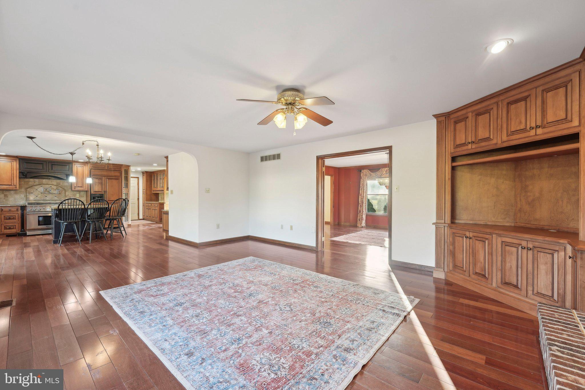 HOLLY HILL - Residential