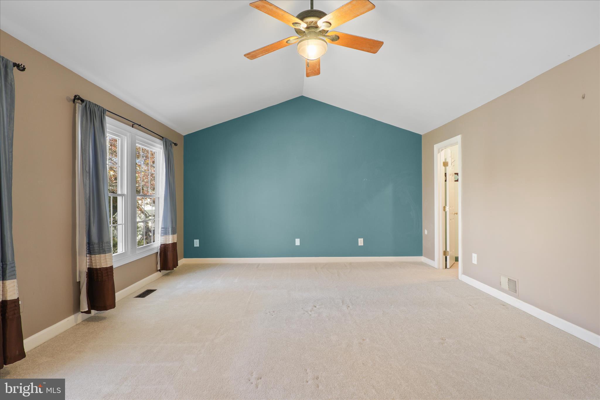 SOUTH RIDING - Residential Lease