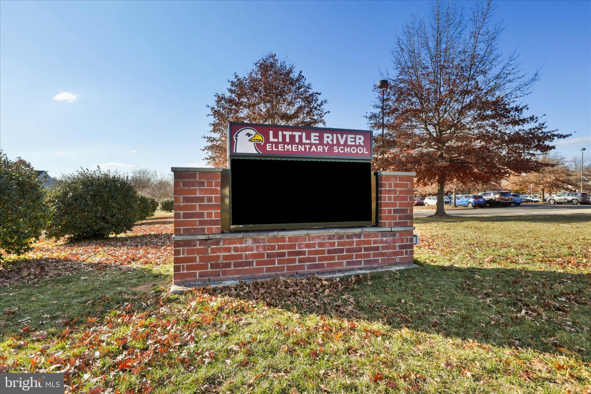 SOUTH RIDING - Residential Lease