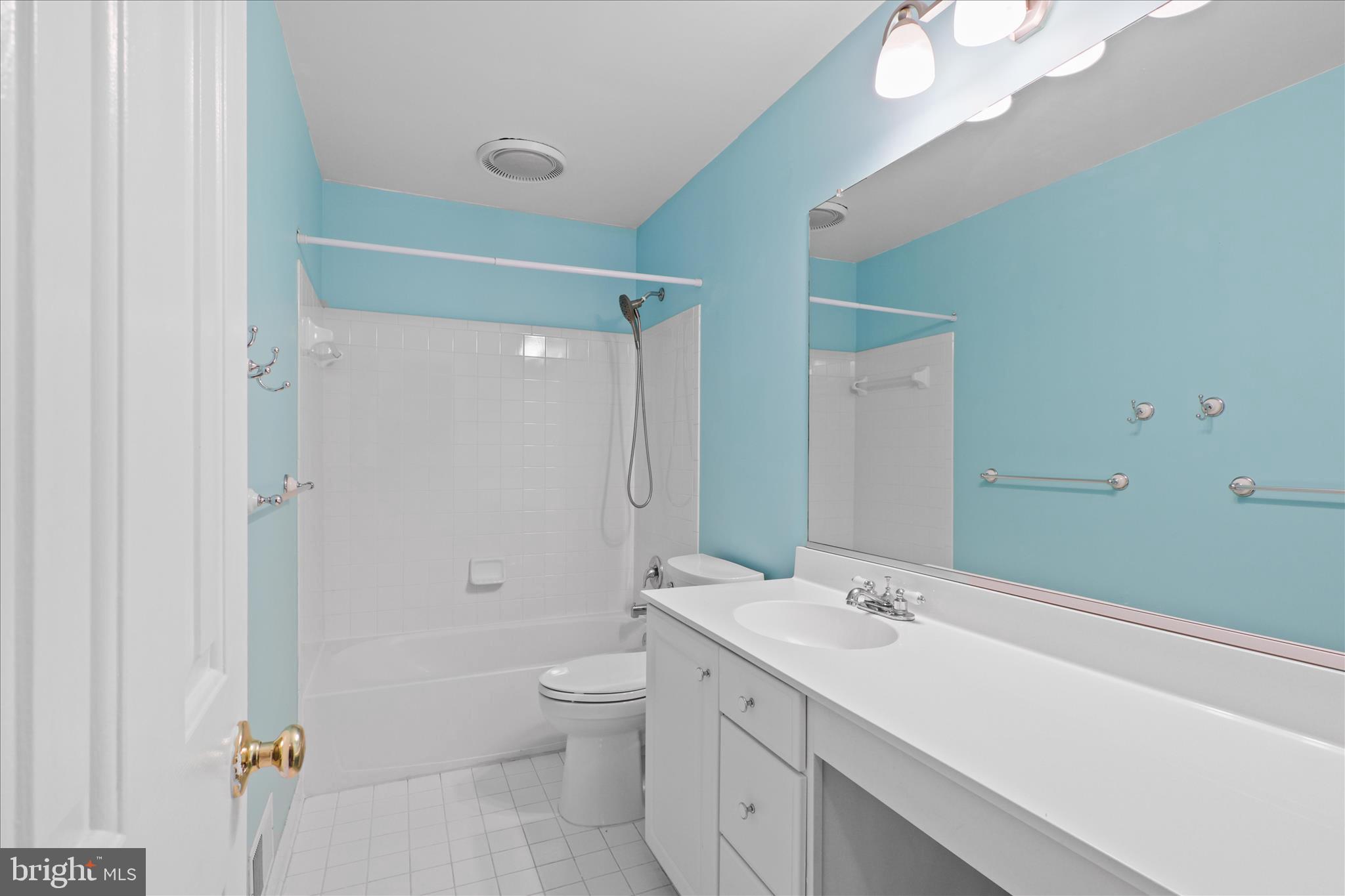 SOUTH RIDING - Residential Lease