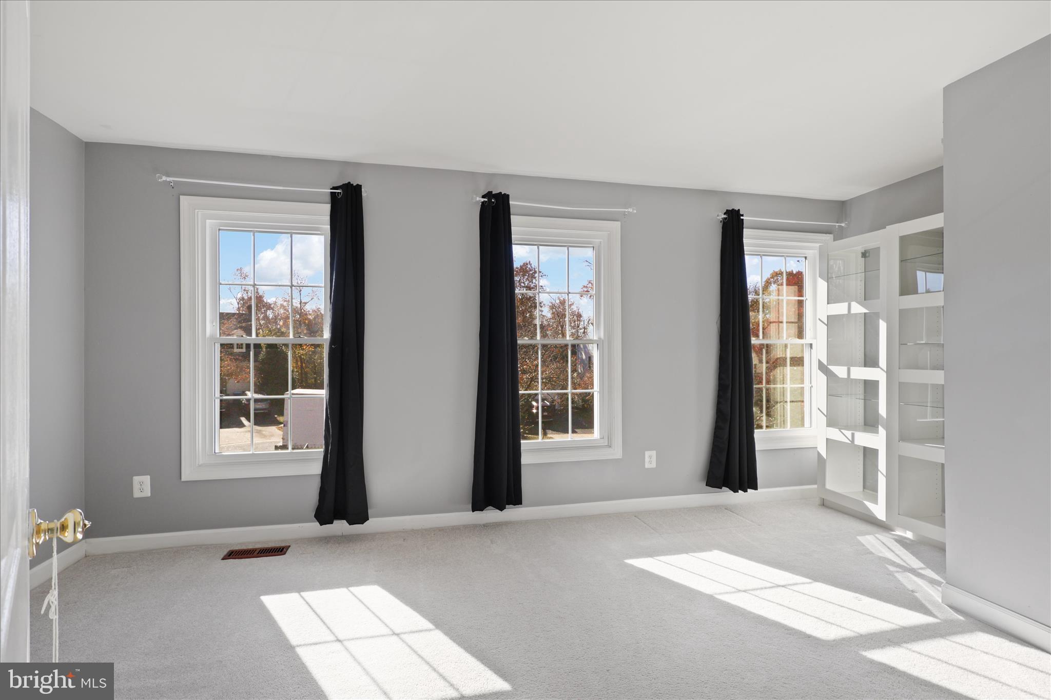 SOUTH RIDING - Residential Lease