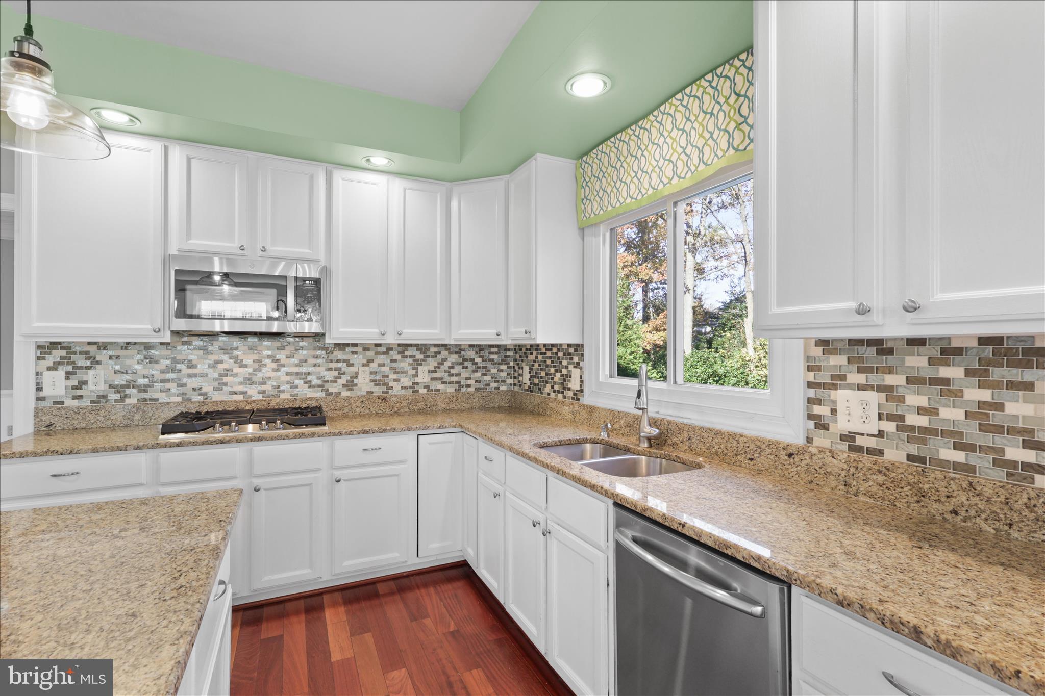 SOUTH RIDING - Residential Lease