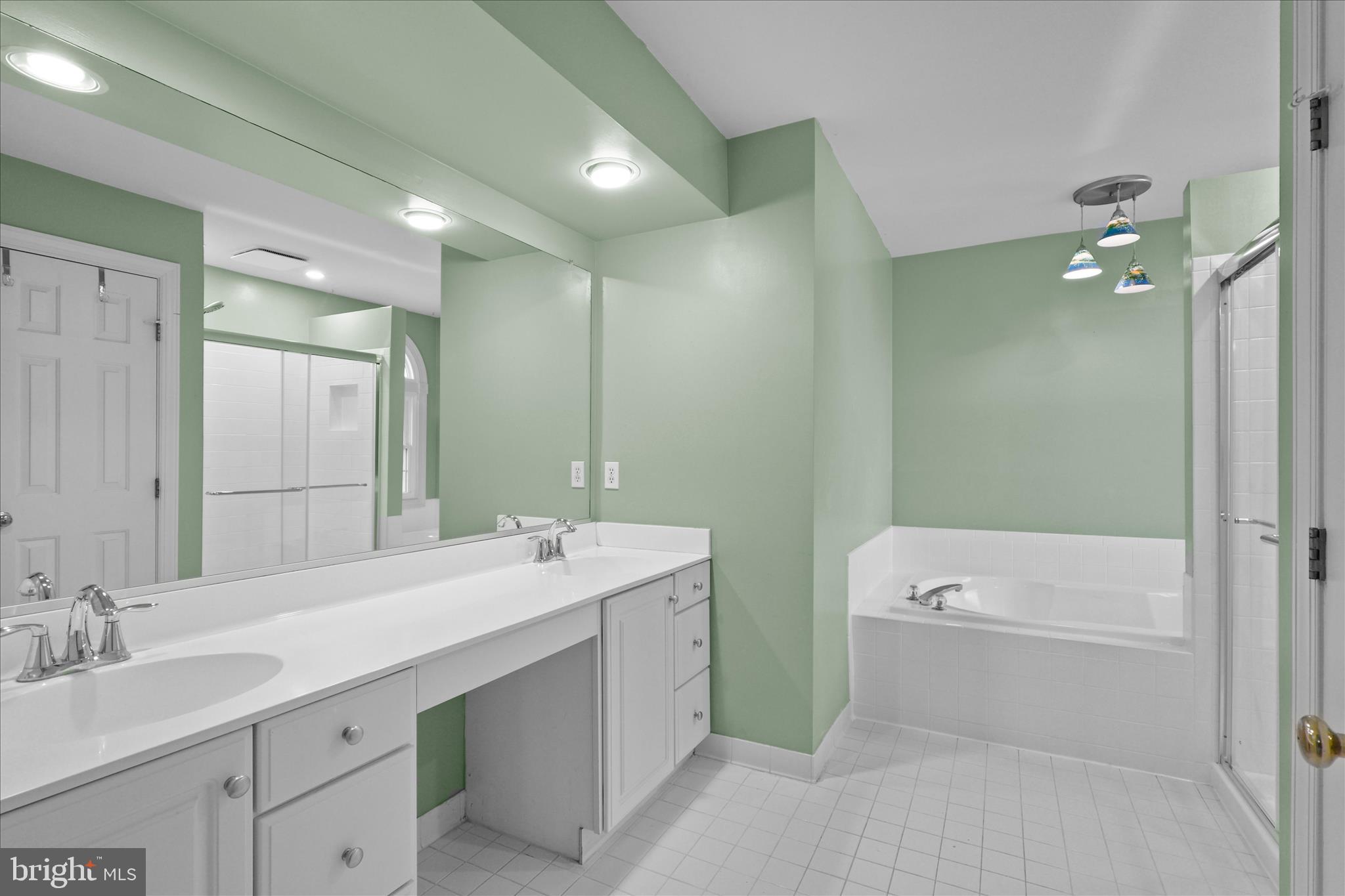 SOUTH RIDING - Residential Lease