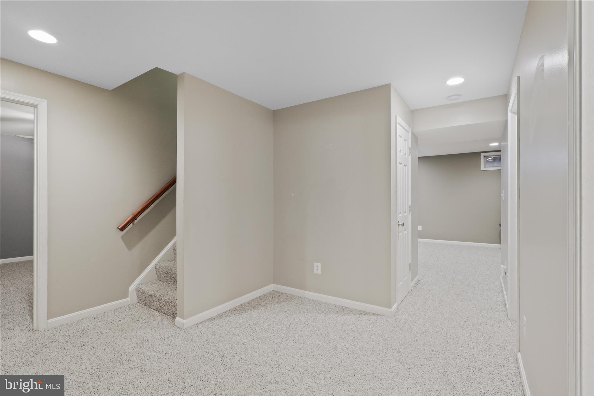 SOUTH RIDING - Residential Lease