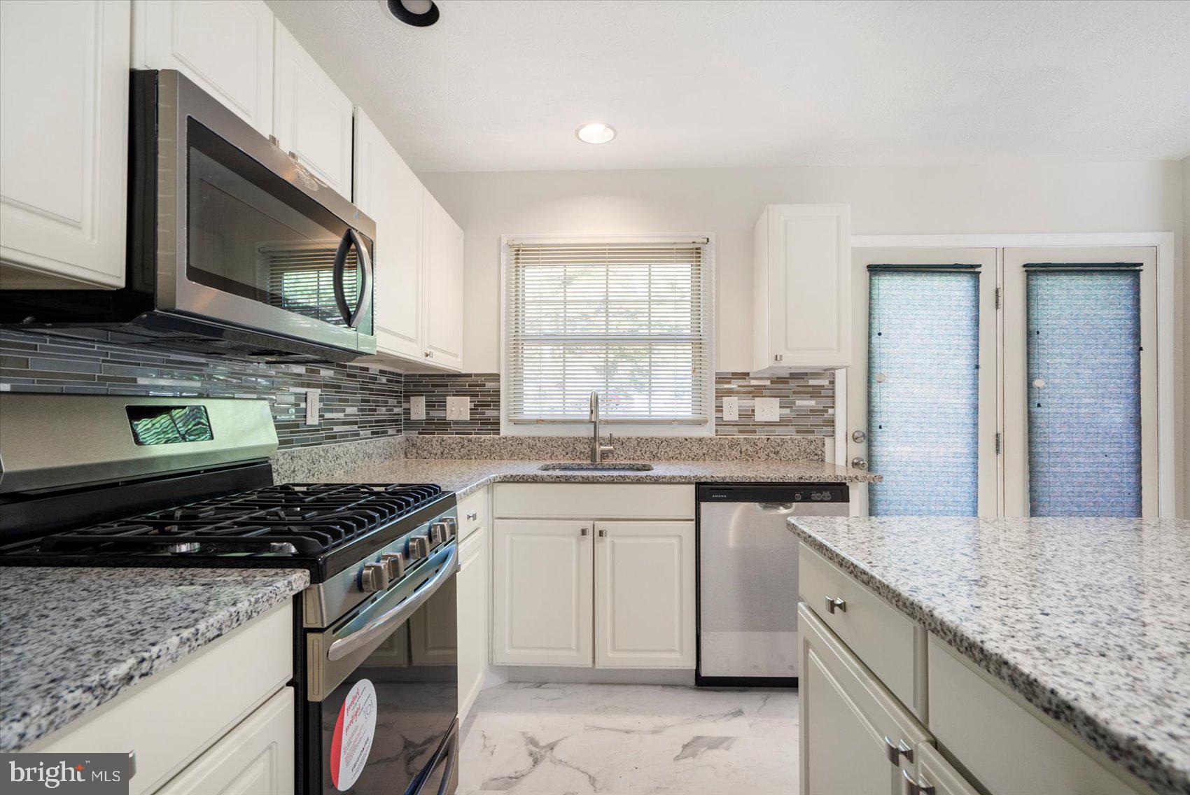 ROSLYN STATION - Residential