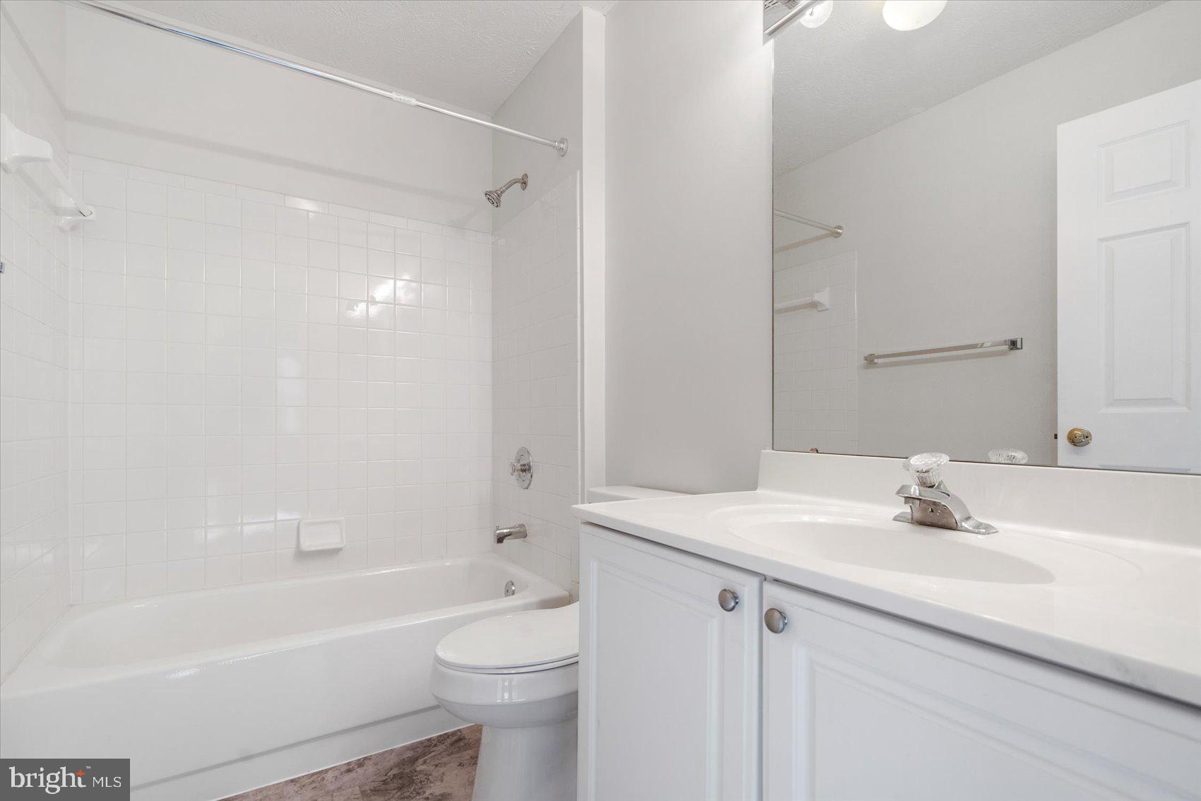 ROSLYN STATION - Residential