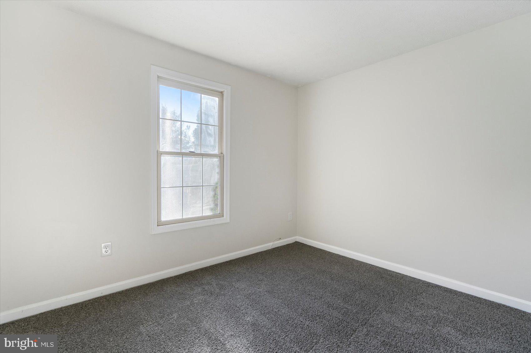 ROSLYN STATION - Residential