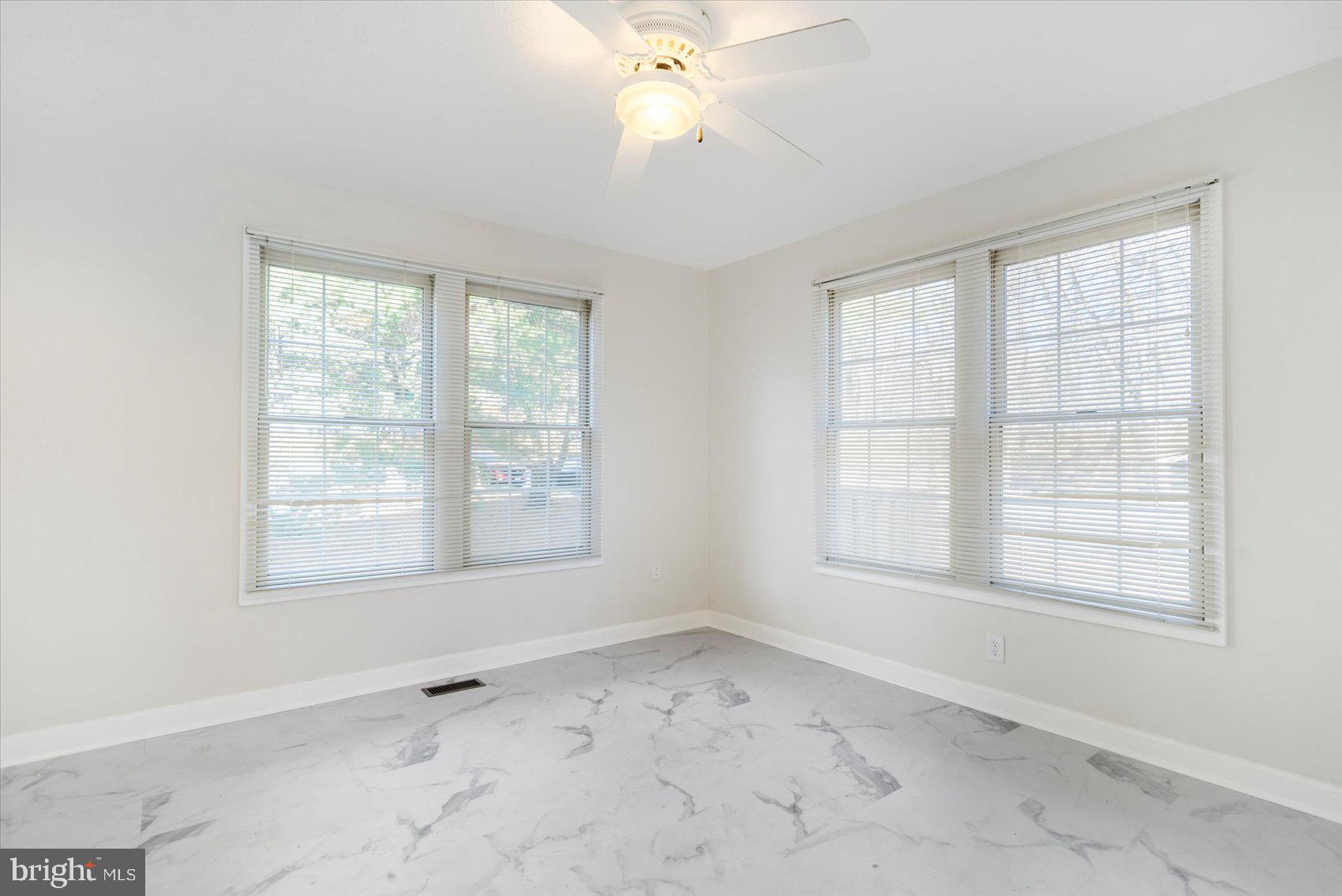 ROSLYN STATION - Residential