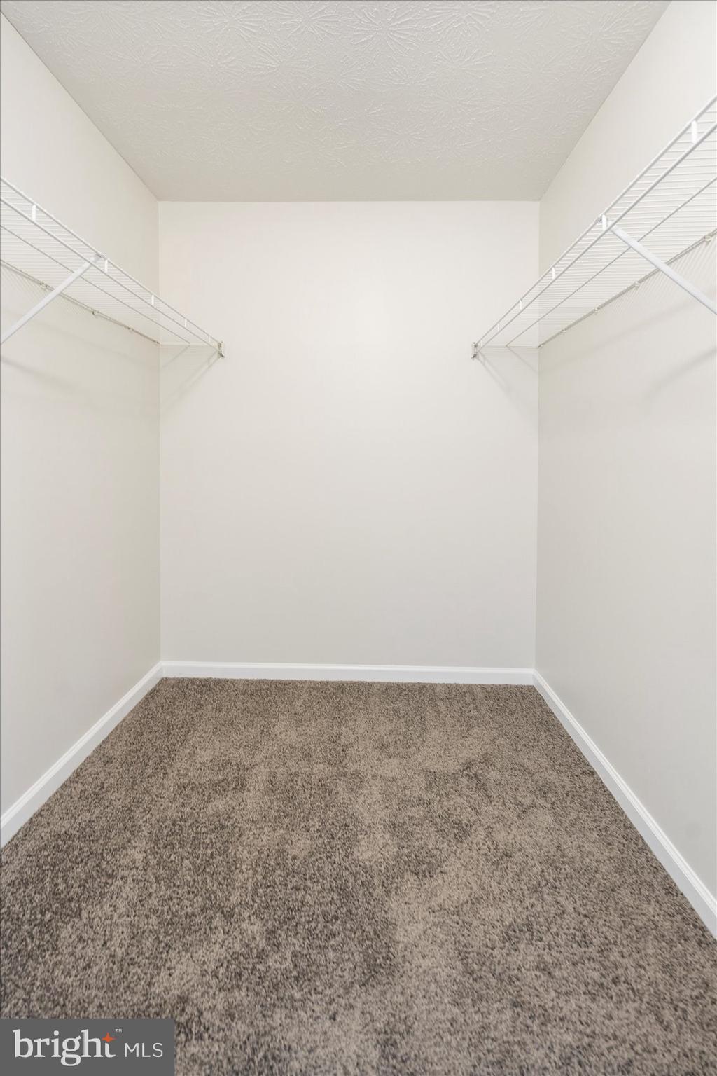 ROSLYN STATION - Residential