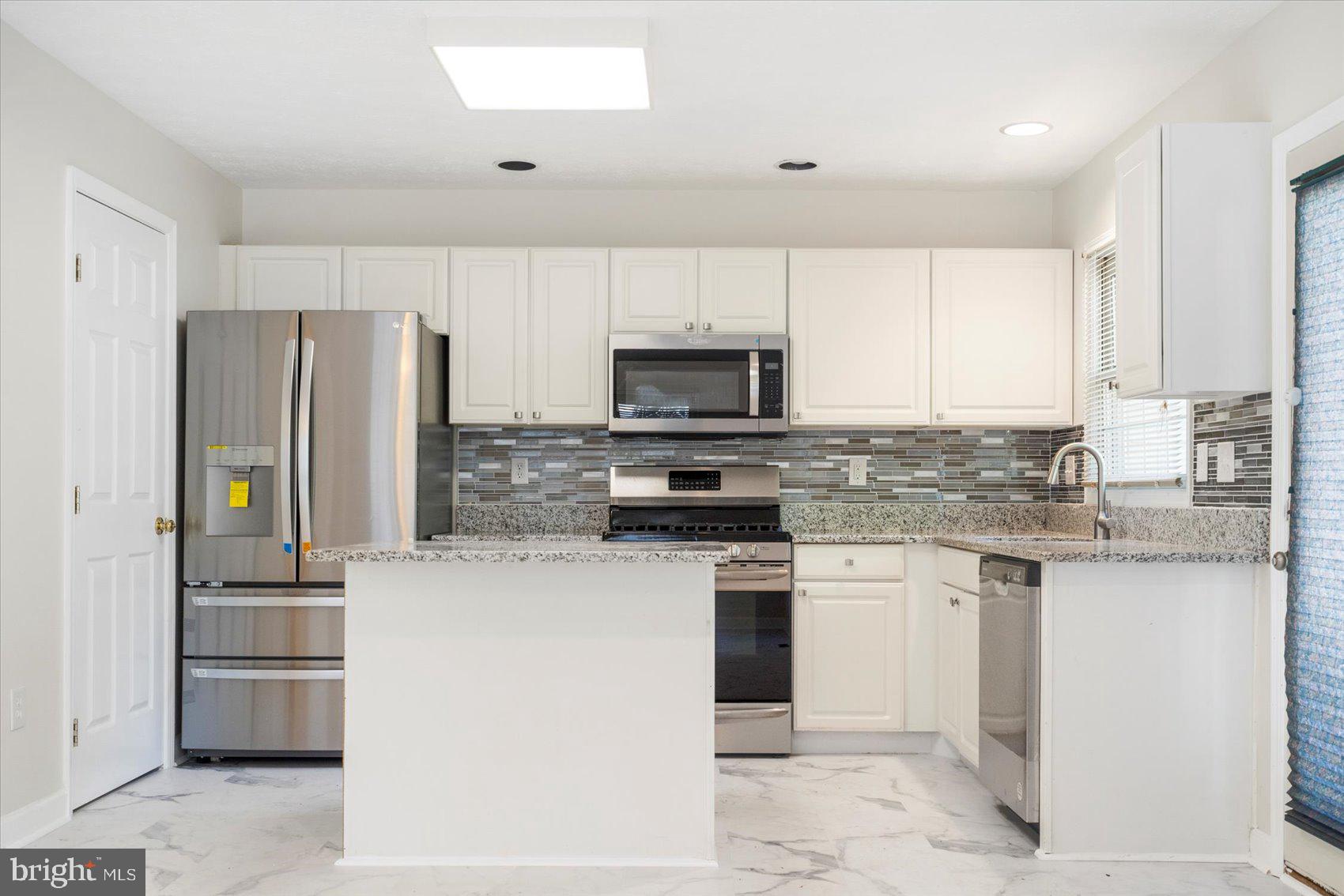 ROSLYN STATION - Residential