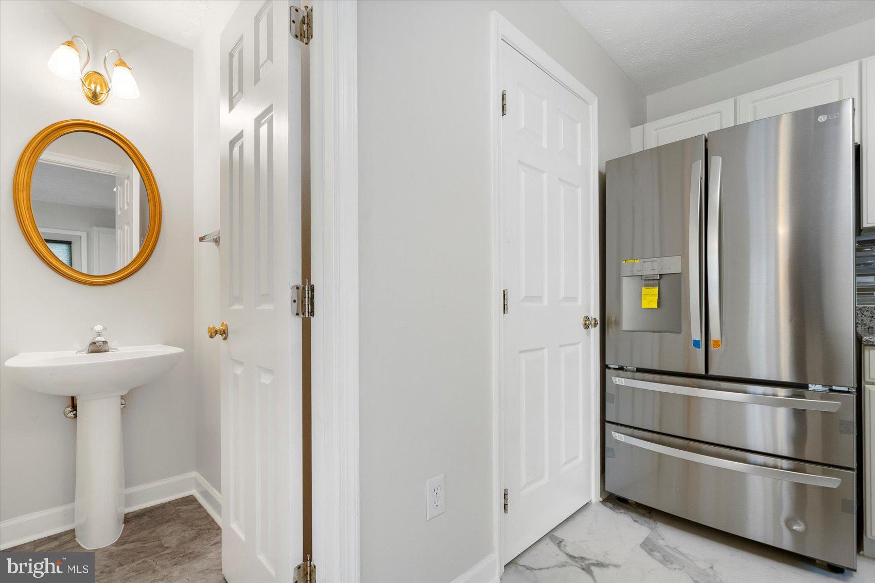 ROSLYN STATION - Residential