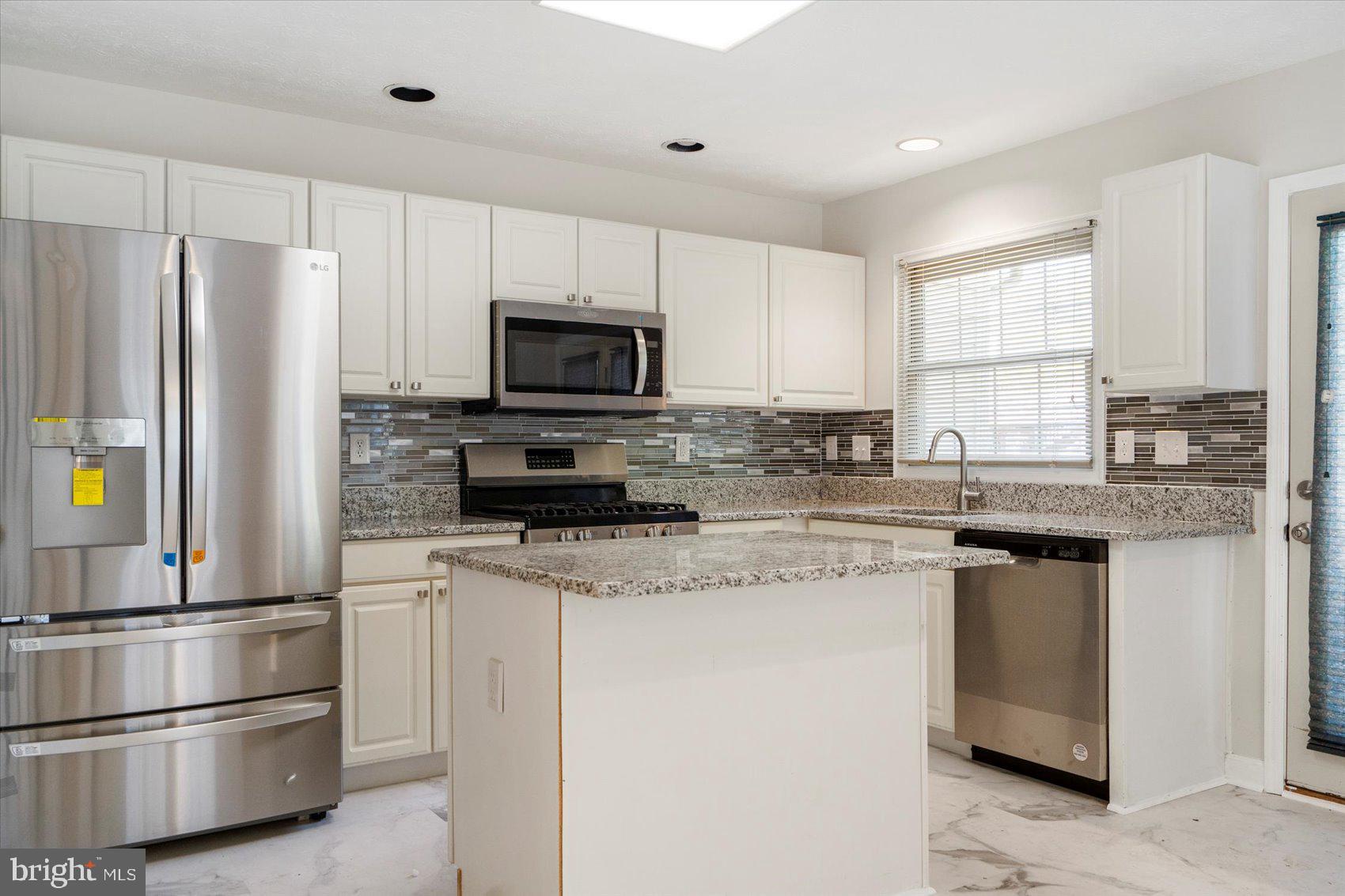 ROSLYN STATION - Residential