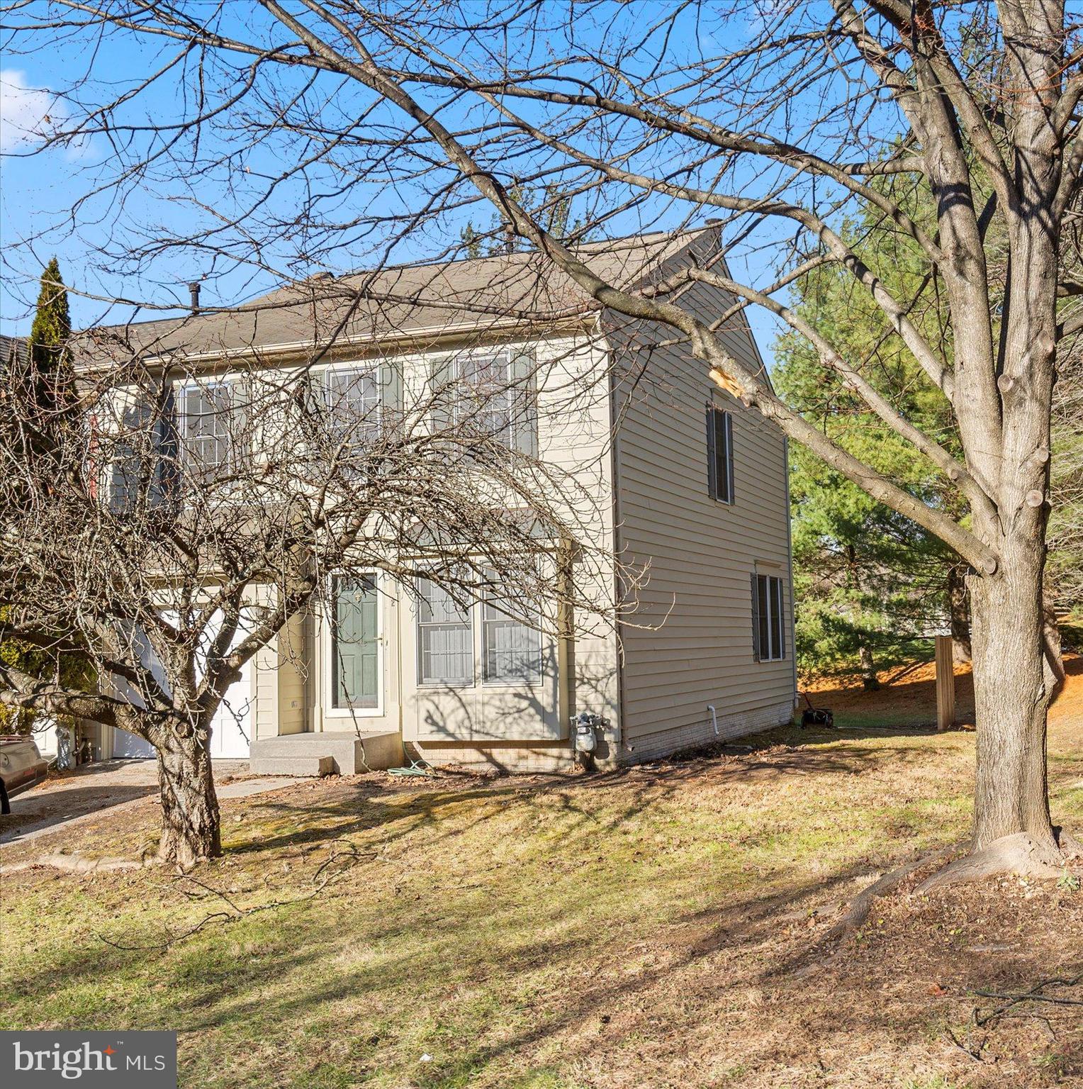 ROSLYN STATION - Residential