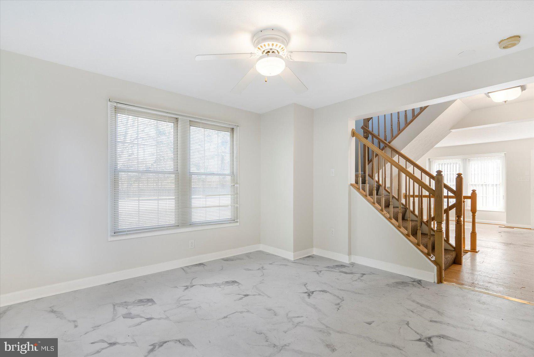 ROSLYN STATION - Residential