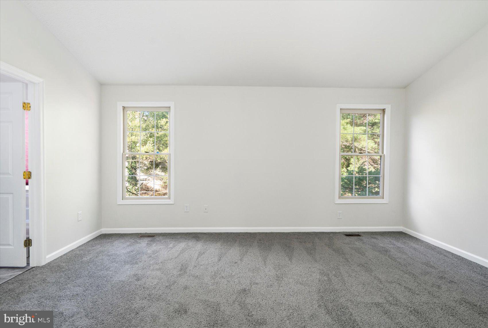 ROSLYN STATION - Residential